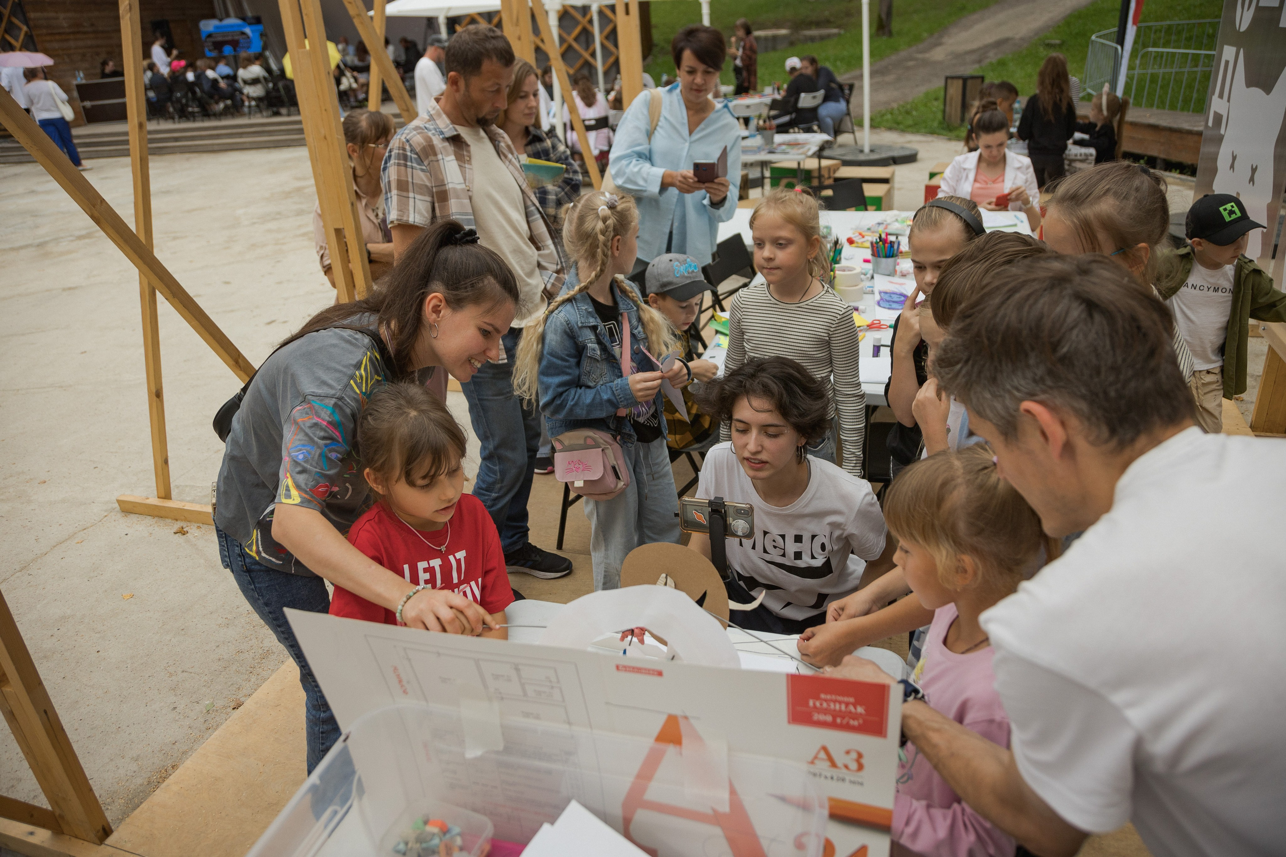 Книжный фестиваль «Смены» в Выксе 2024. Фотограф городских и семейных событий Артем Карпухин