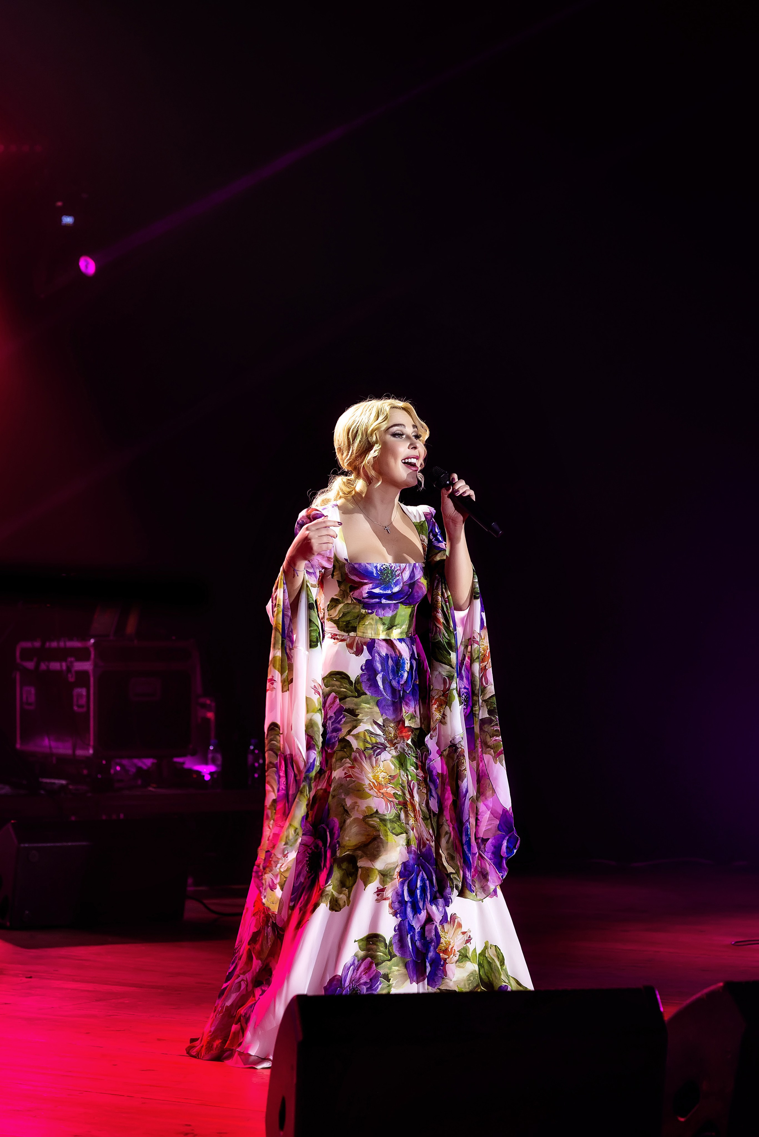 Концерт Пелагеи. Школьный, фэшн фотограф в Тюмени и в России Ирина Королева