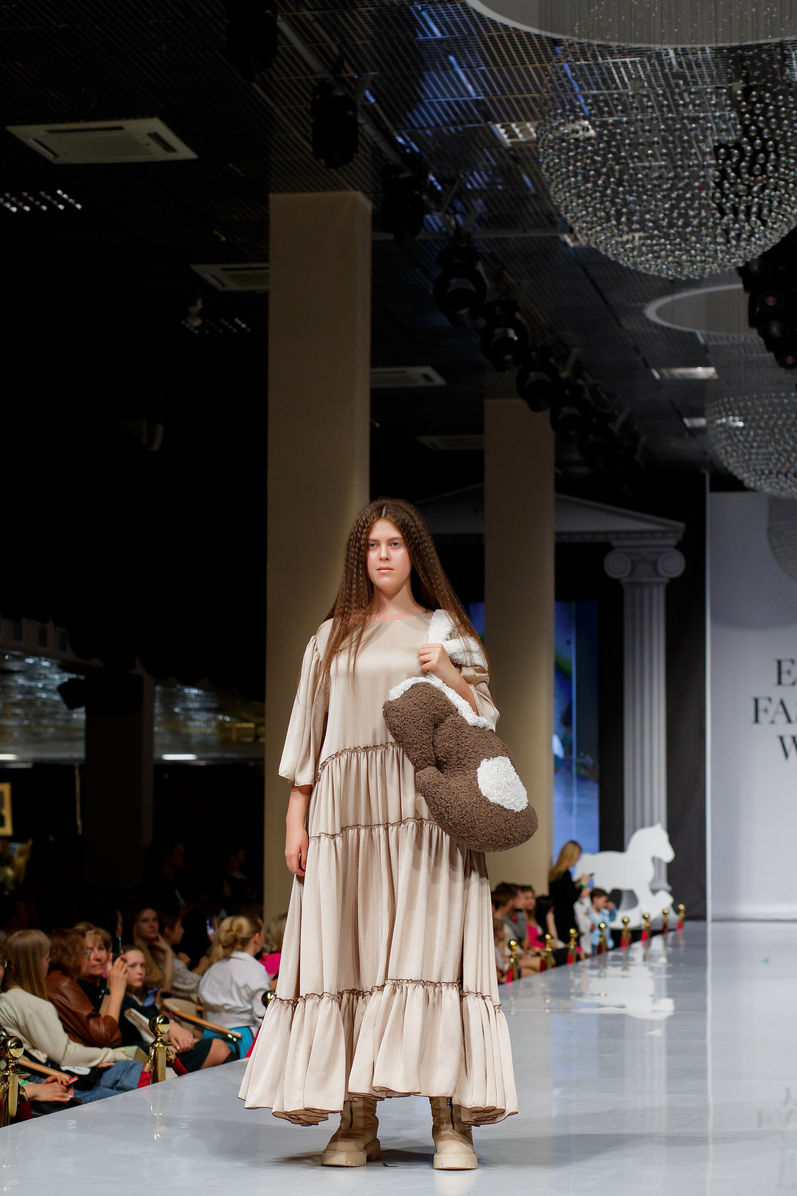 Показ дизайнера Надежды Шибиной на Estet Fashion Week. Фотограф в Подольске — Мария Бучнева