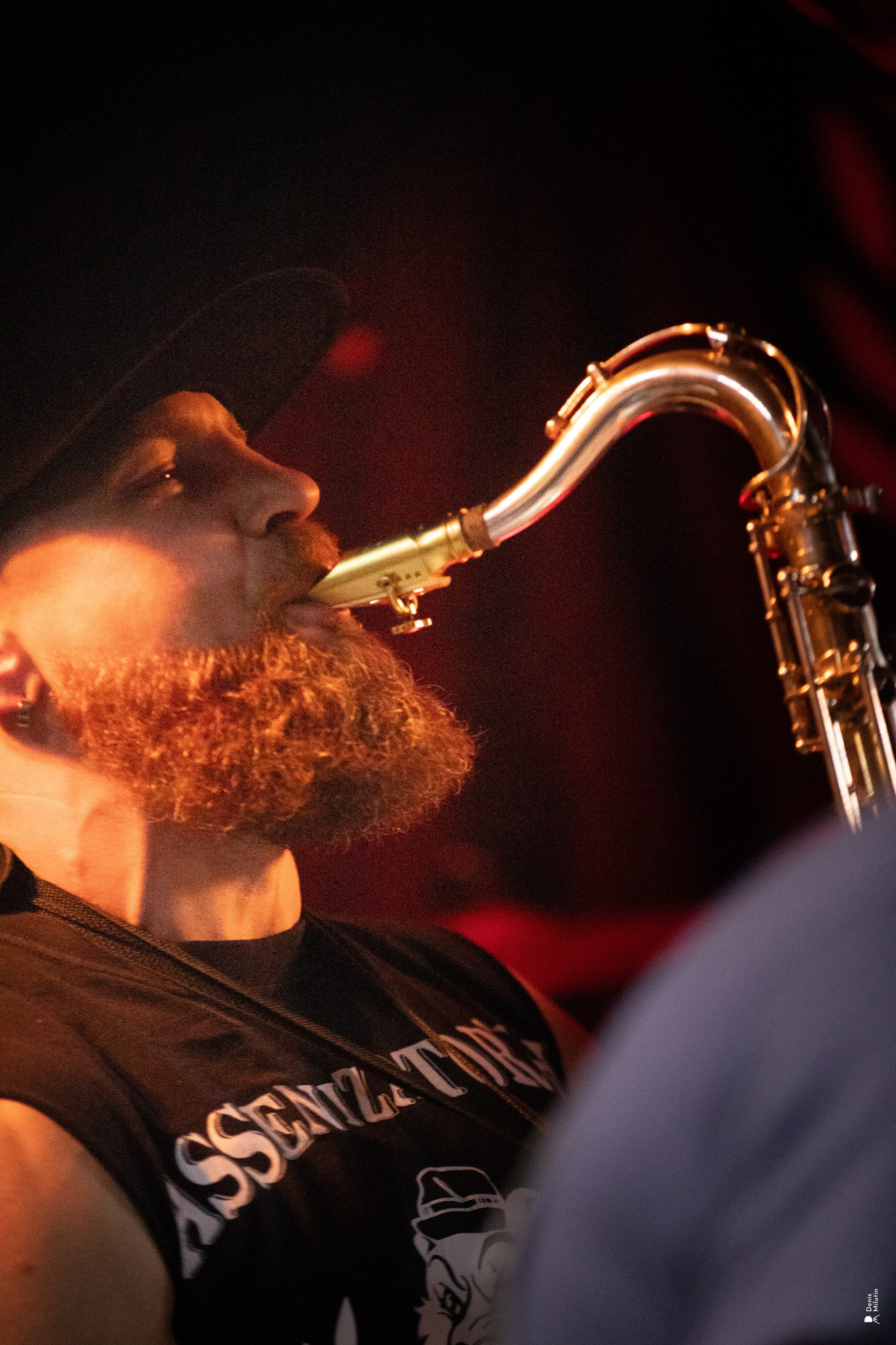 Рядом Ассенизаторы. Портретный фотограф Денис Милютин