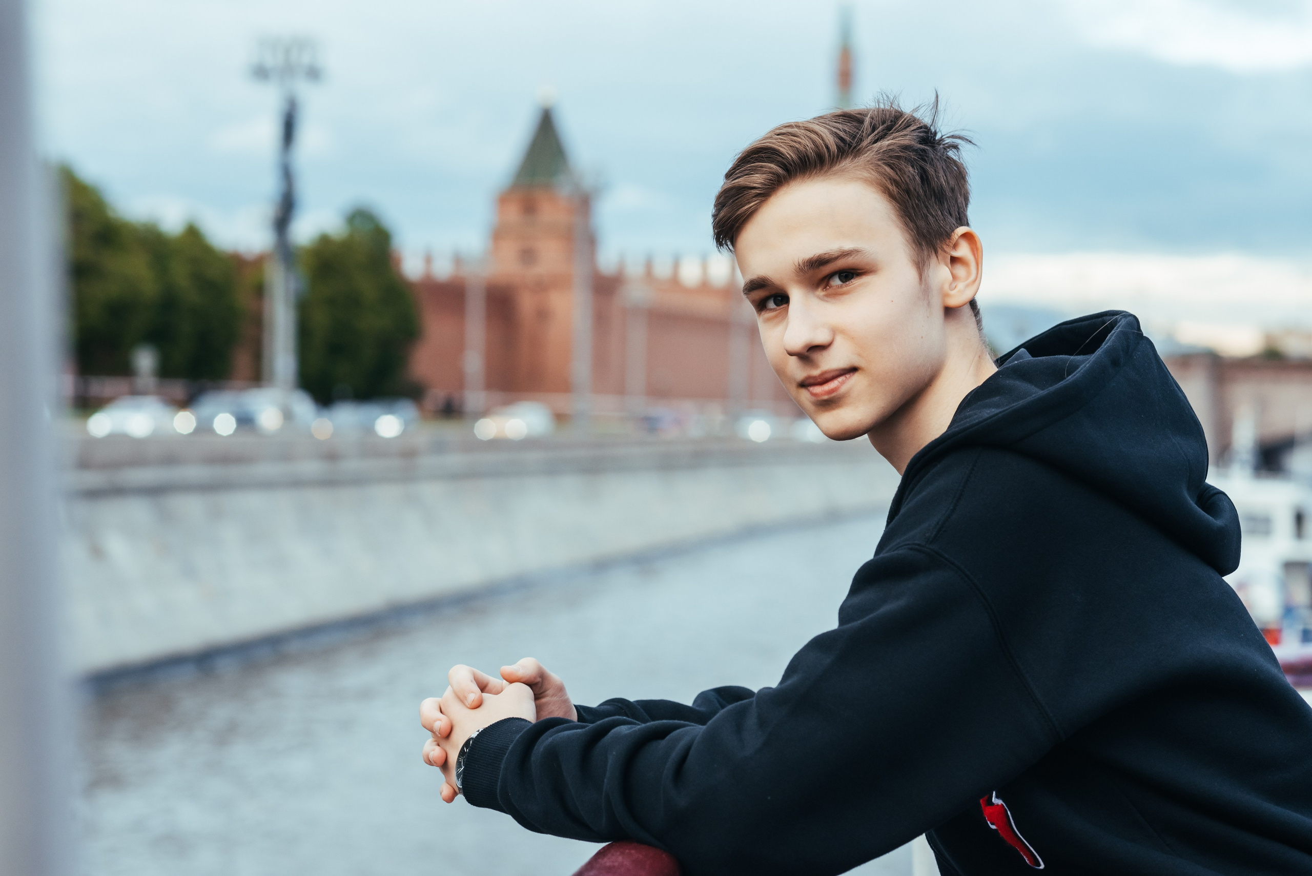 Последний звонок. Анастасия Петрович фотограф, фотокорреспондент в Москве и Санкт-Петербурге. Фотосъёмка репортажа, мероприятия, корпоративная съёмка, контент