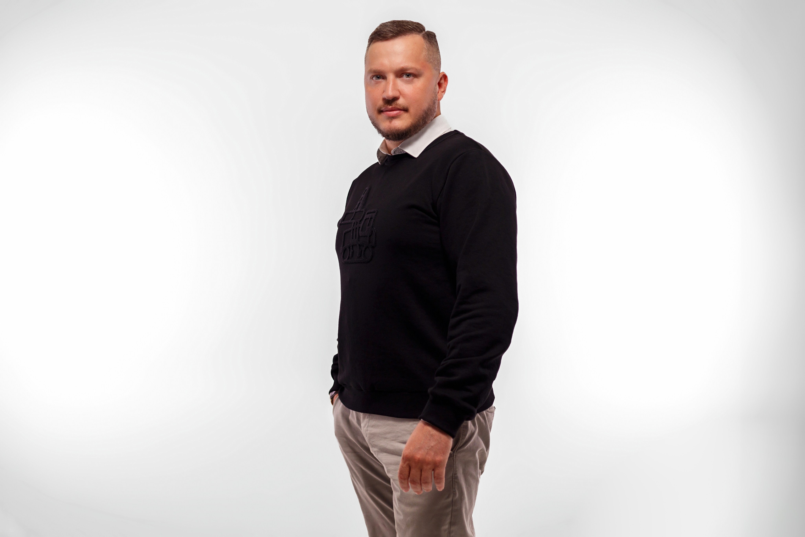 Фотосъемка одежды для маркетплейсов в СПб | Качественные кадры для каталогов