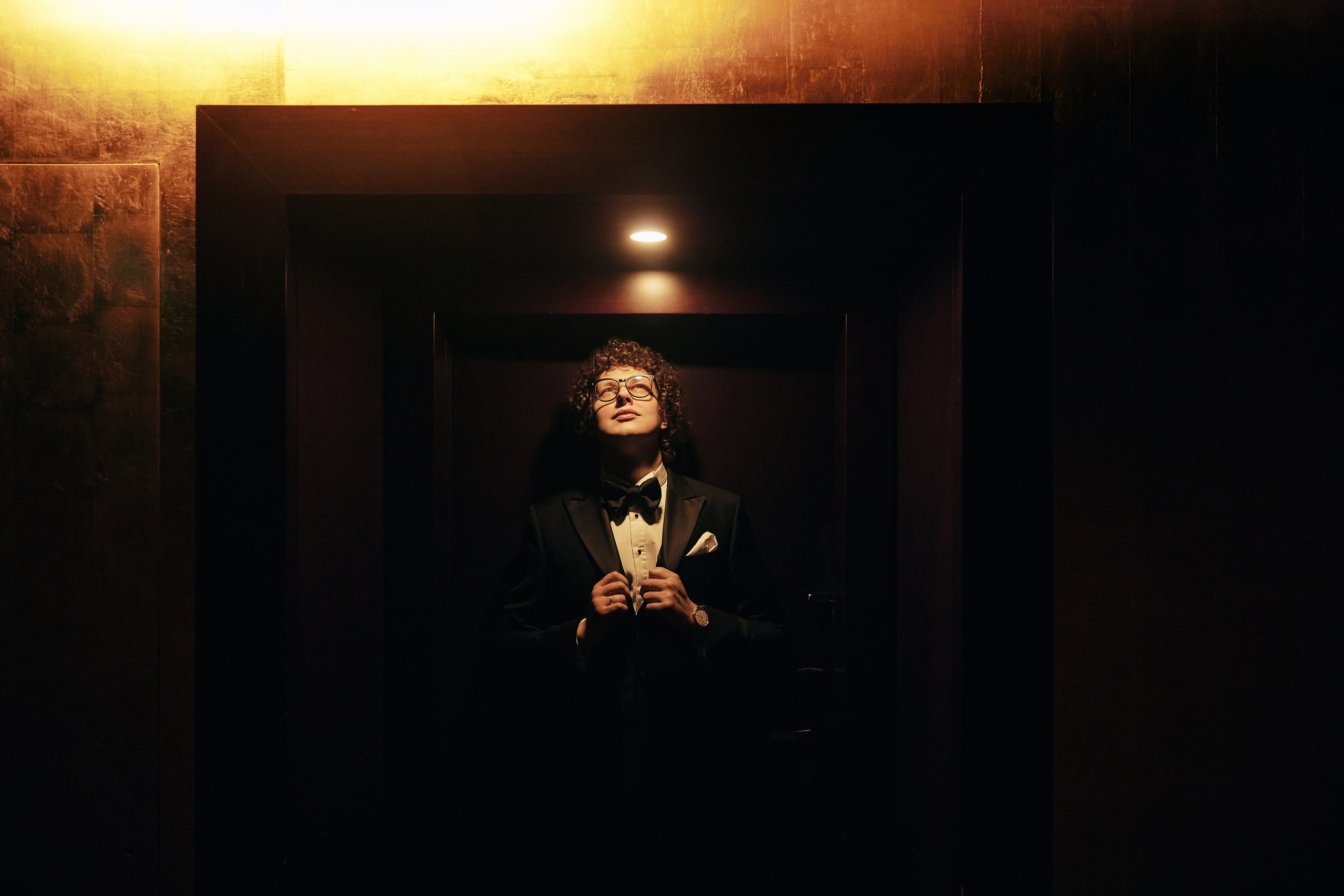 Фотосессия для ведущего Евгения Калашникова: создание стильного визуального контента для личного бренда. Дмитрий Мазуркевич: Профессиональный Репортажный Фотограф