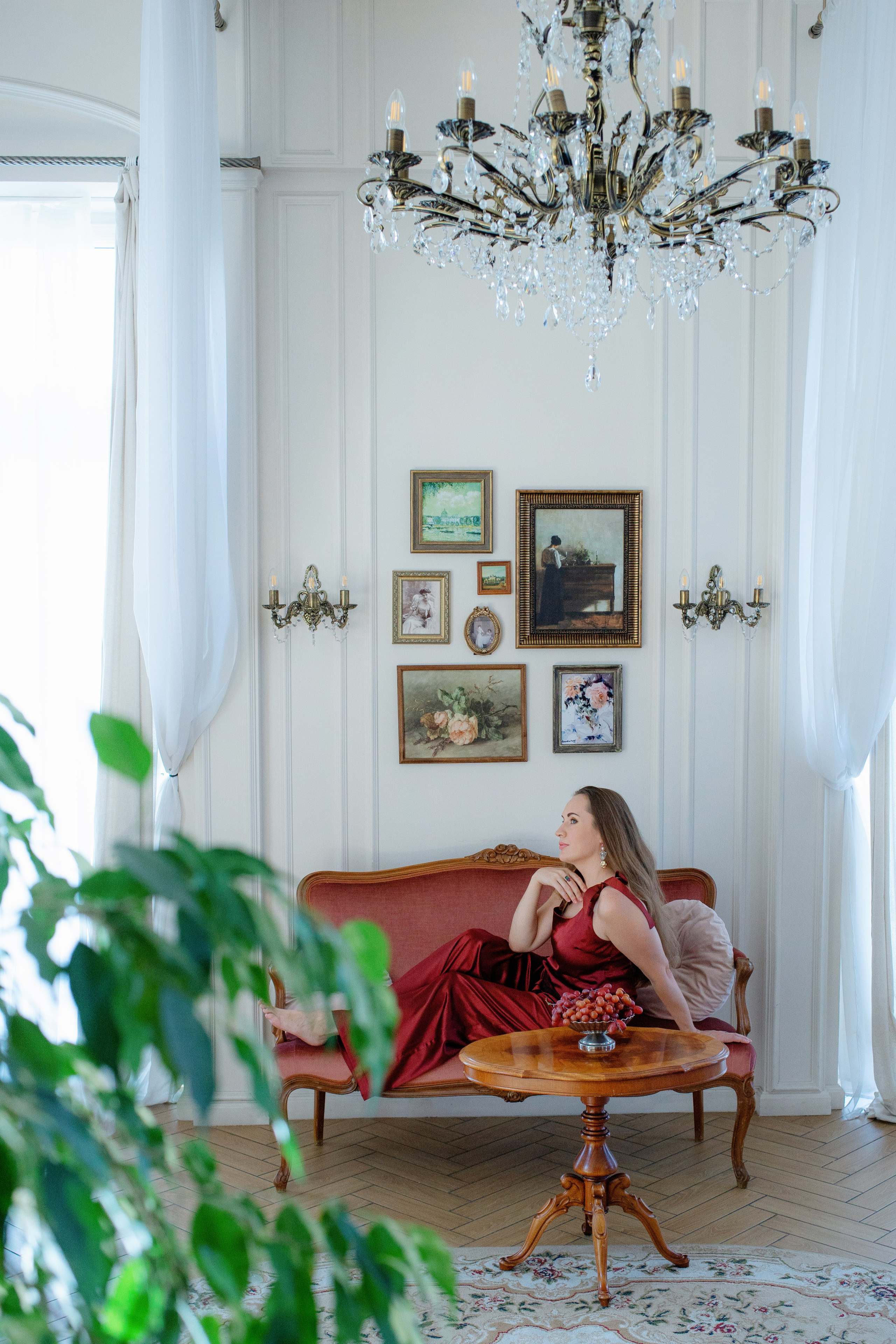 Личная история в кадре. Женская съемка в Санкт-Петербурге. Портретные фотосессии, контент-съемки, репортаж