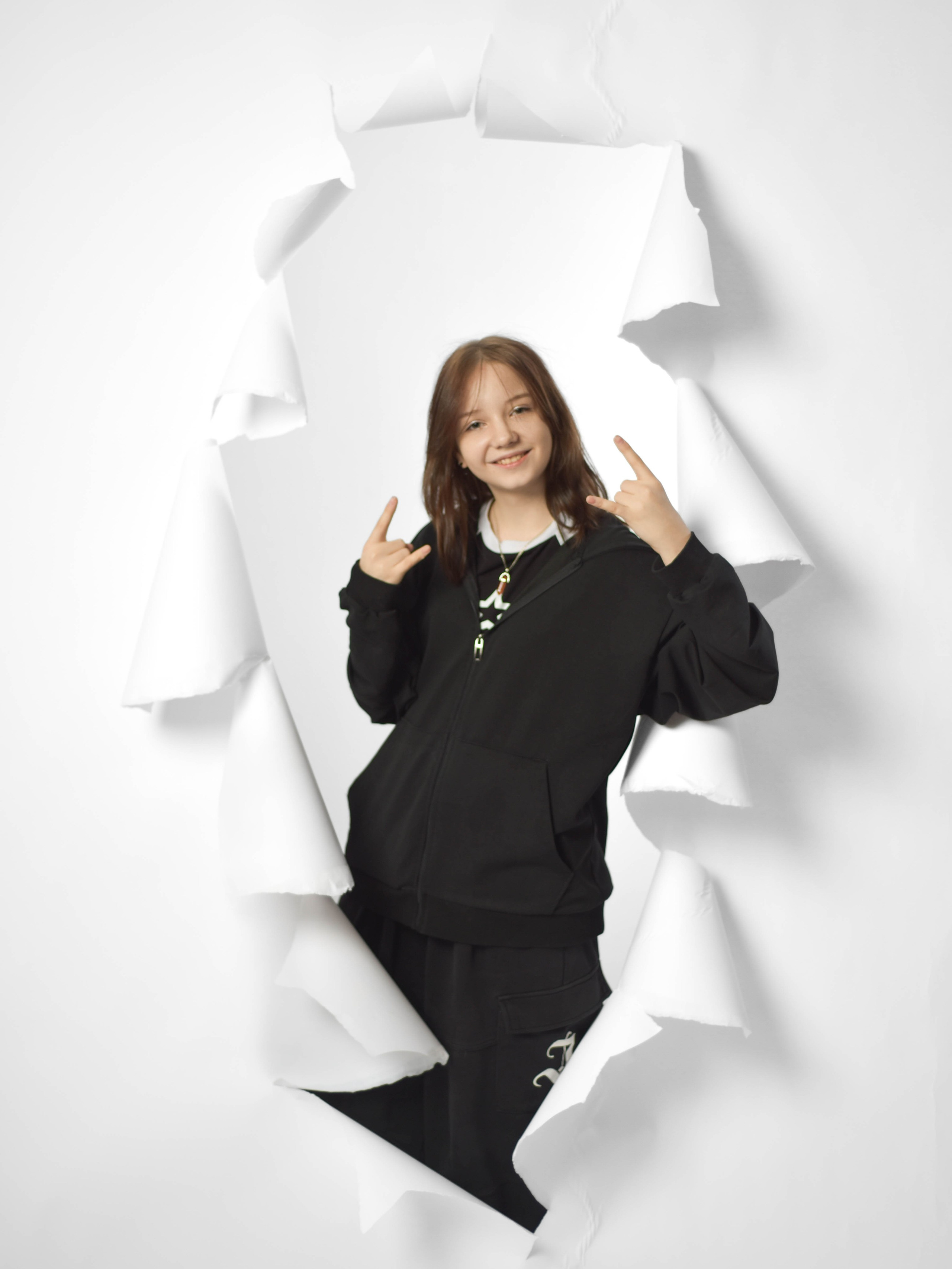 Альбом на окончание школы 9 и 11 класс «Взрывной». Выпускные альбомы в Тюмени для школ, садов, вузов спортивных секций