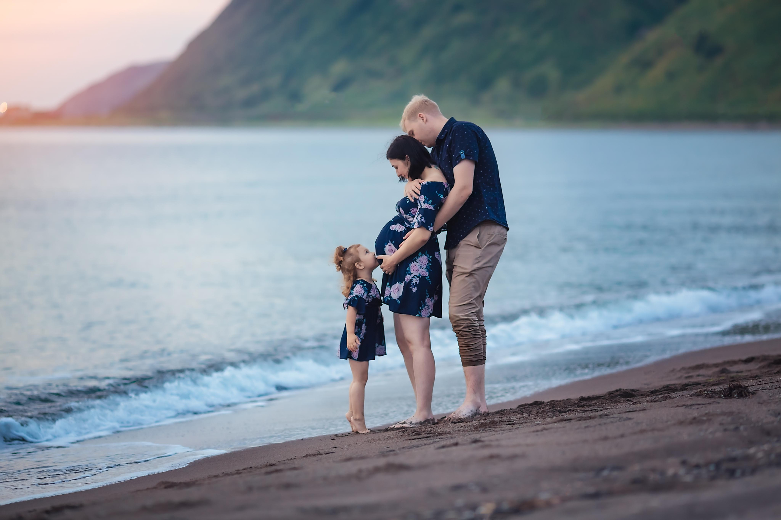 Александр, Валерия, Соня и Белла. Семейная прогулка на закате. Детский, семейный фотограф в Южно-Сахалинске, Невельске и Холмске