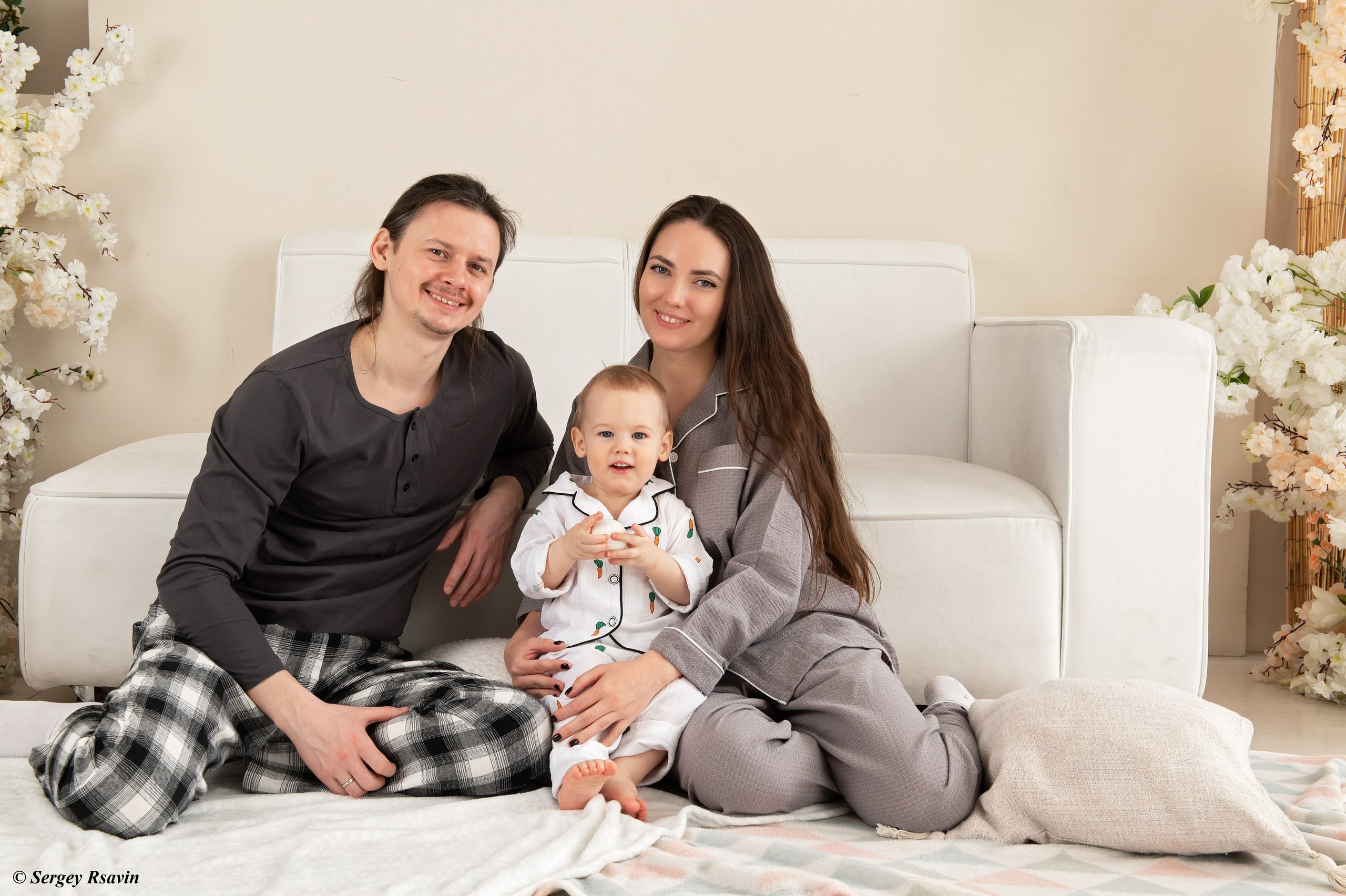 Семейная съемка в студии. Фотограф в Москве Сергей Рсавин