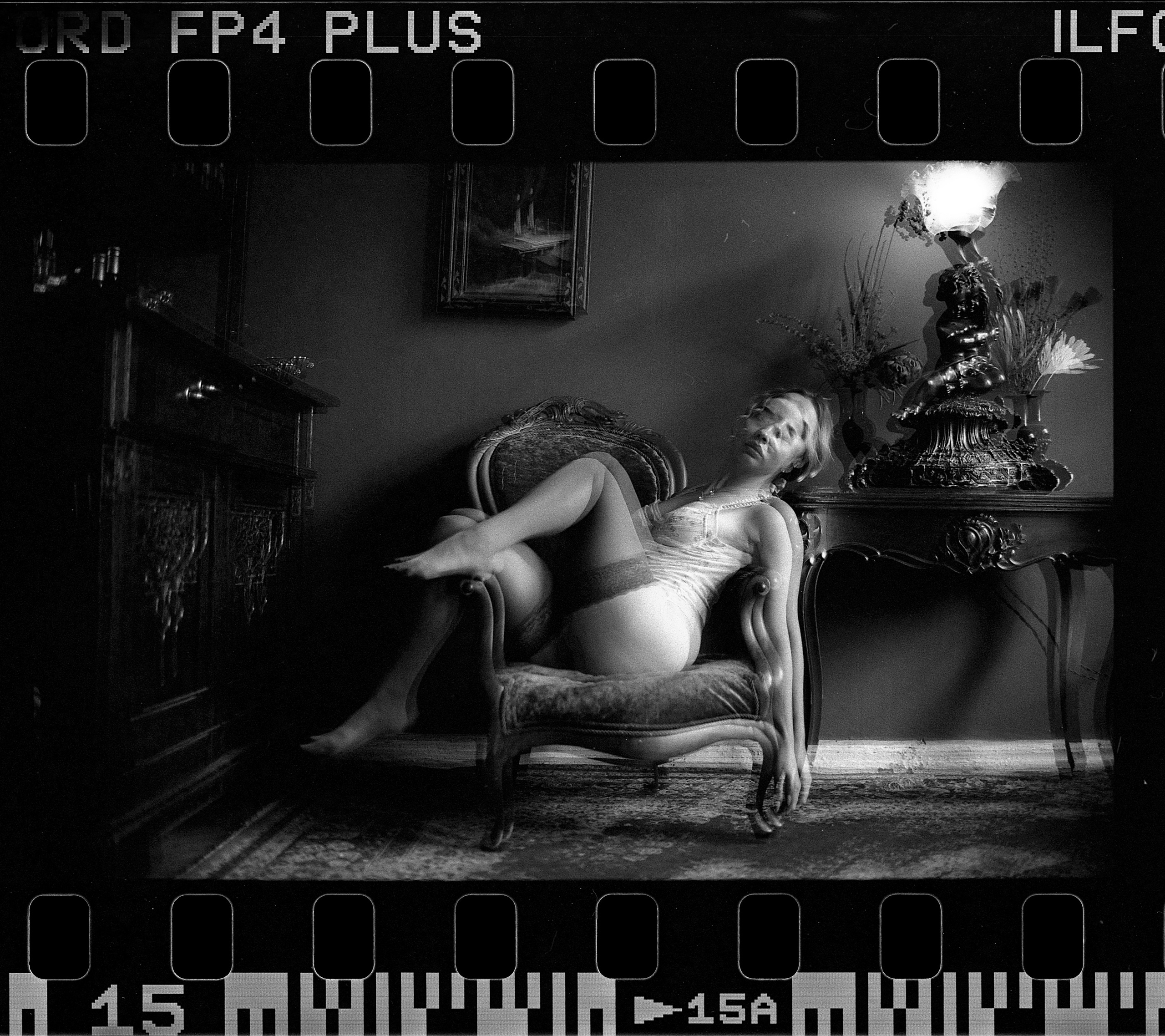 Арт-ню съемка на черно-белую пленку. Art nude film photographer Roman Silentium