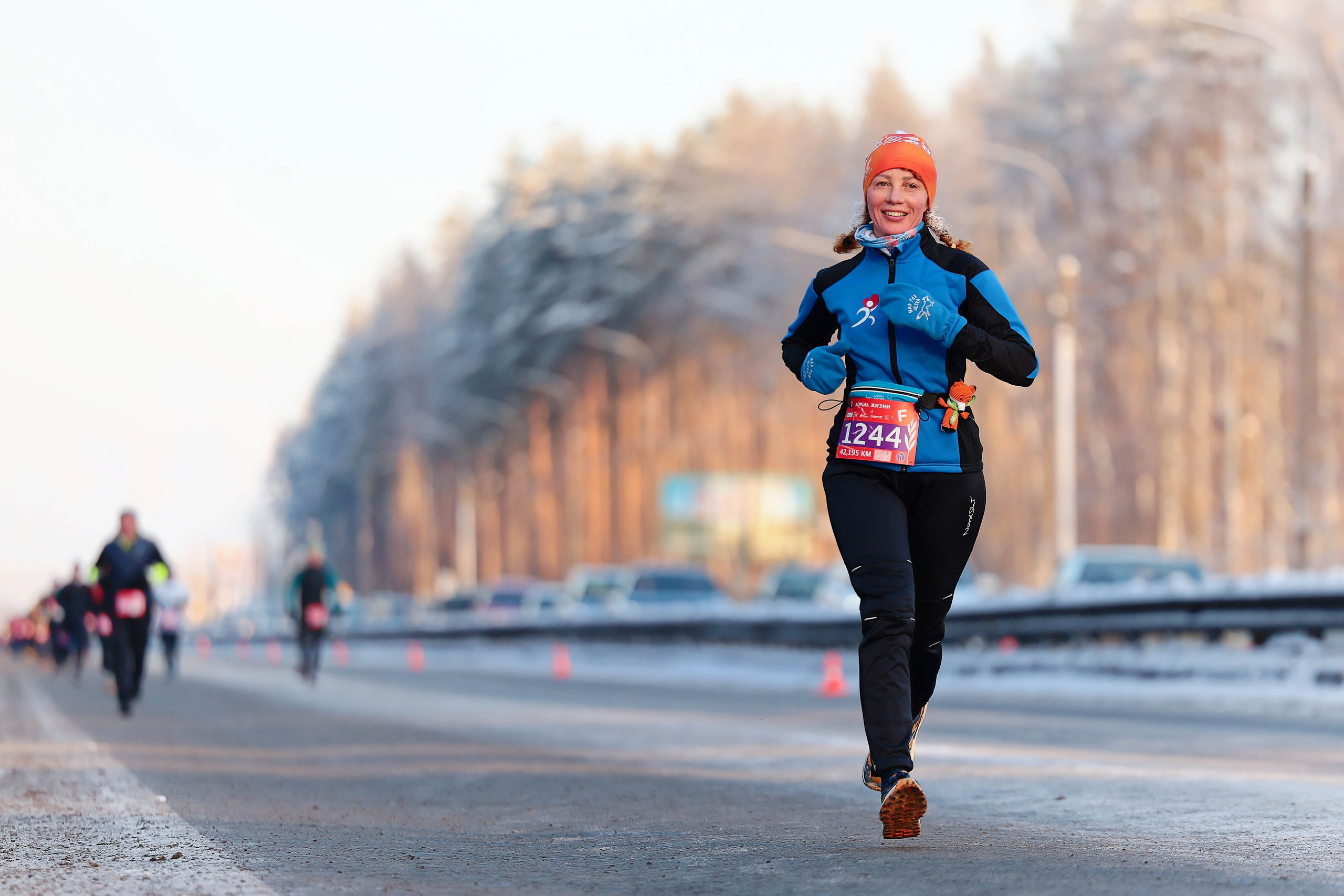 Зимний марафон «Дорога жизни» 2026. Спортивный фотограф в Санкт-Петербурге Илья Vacool