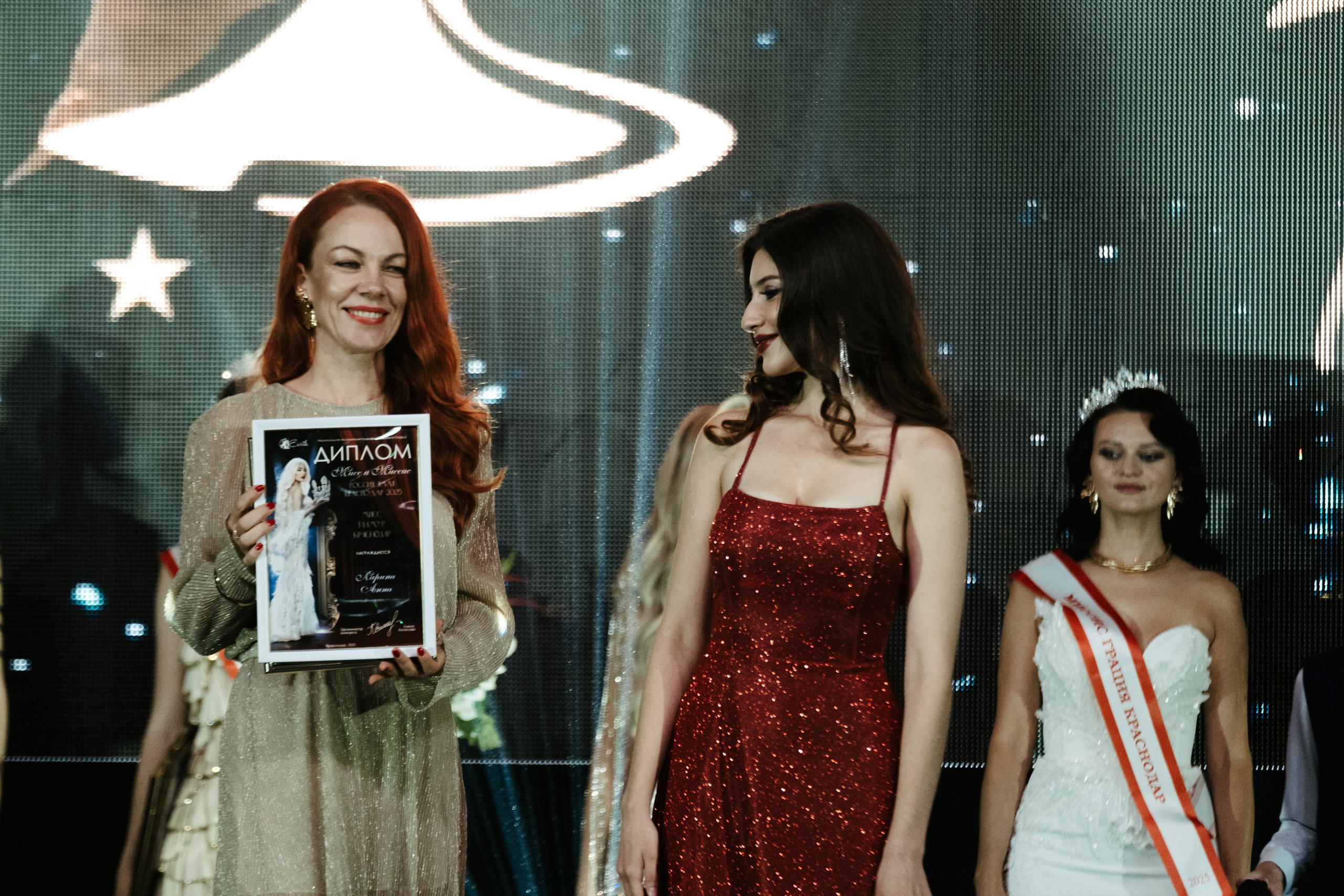 Мисс и Миссис Россия Земли Краснодар 2025 программа. Свадебный и репортажной фотограф Денис Ожигин в Краснодаре и Краснодарском крае