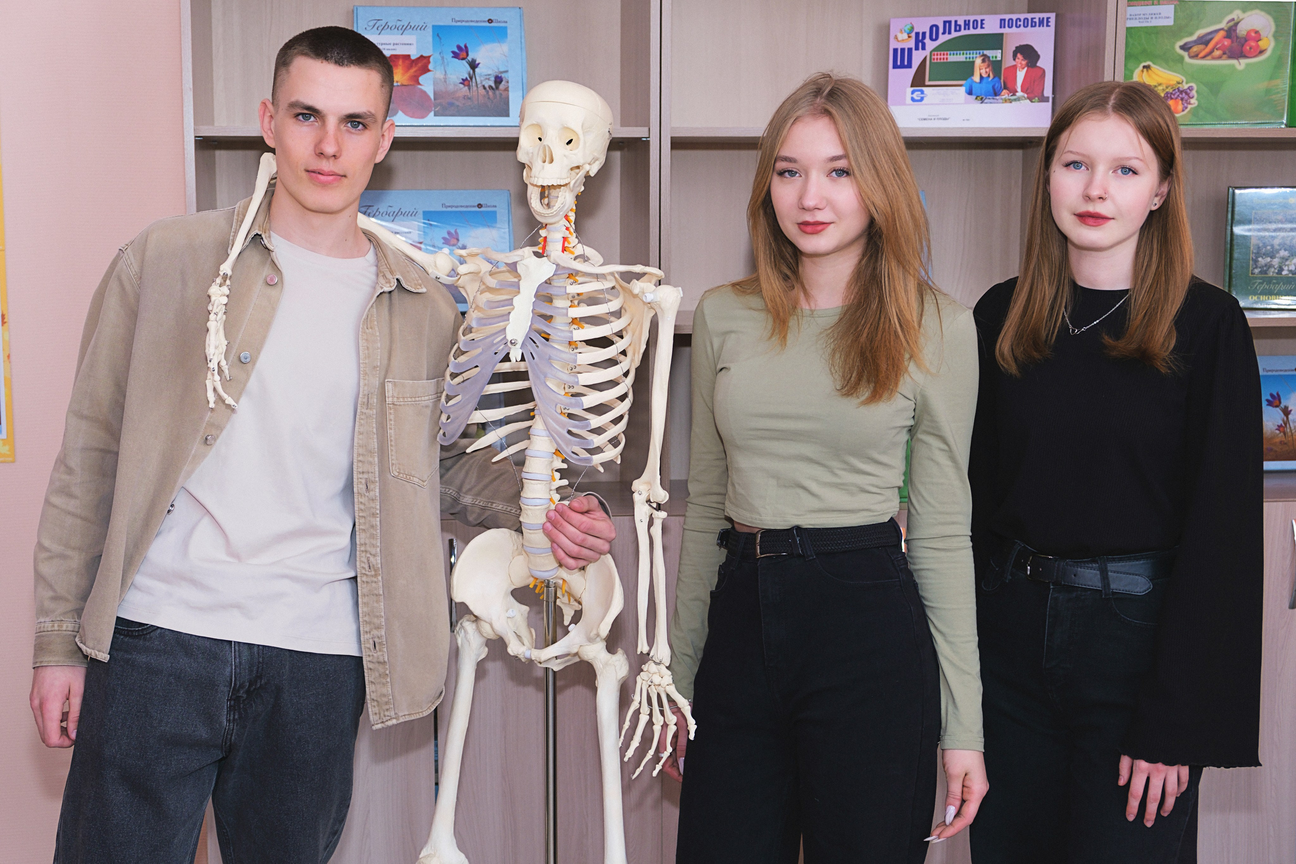 Выпускной альбом 2024. Фотограф и видеограф в Омск/Москва Сащенко Лера