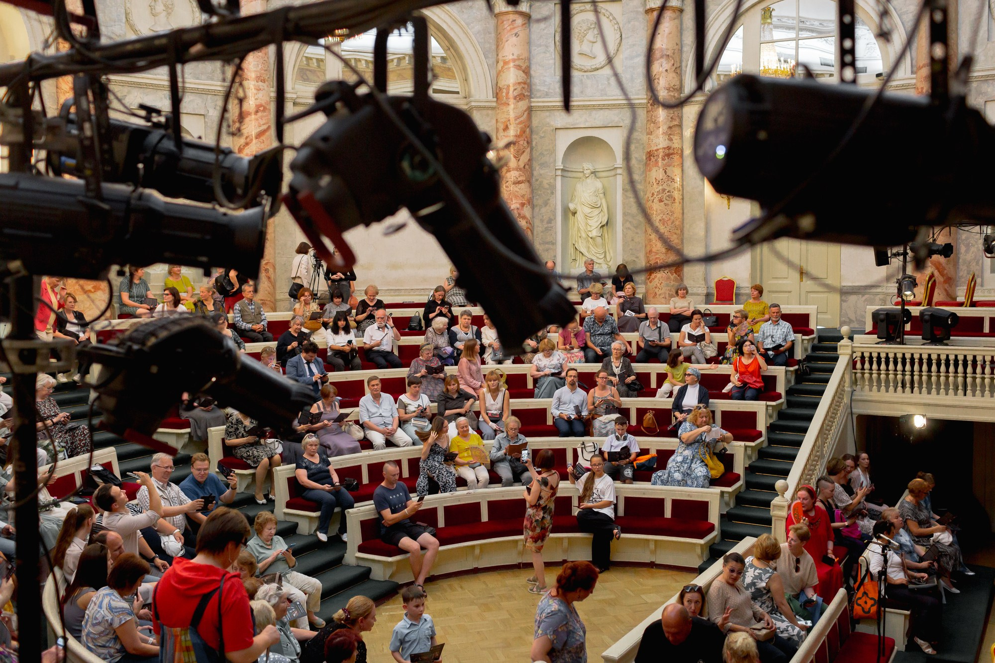 Спектакль Приглушенные голоса в Театре Эрмитажа (+репетиция). Семейный и портретный фотограф в Санкт-Петербурге Андрей Воробьев