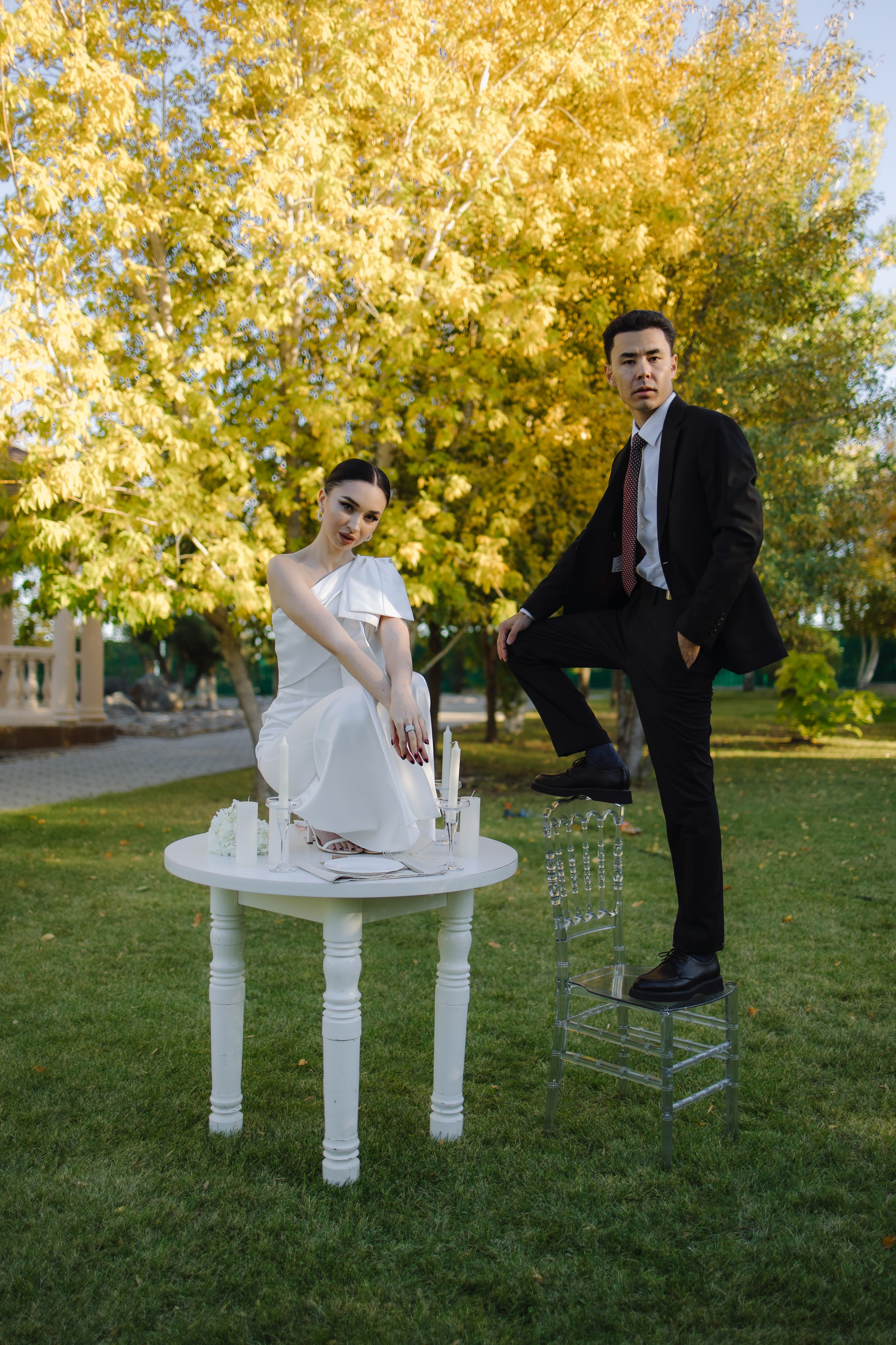 В зеленом саду. Shakhmanoff.kz