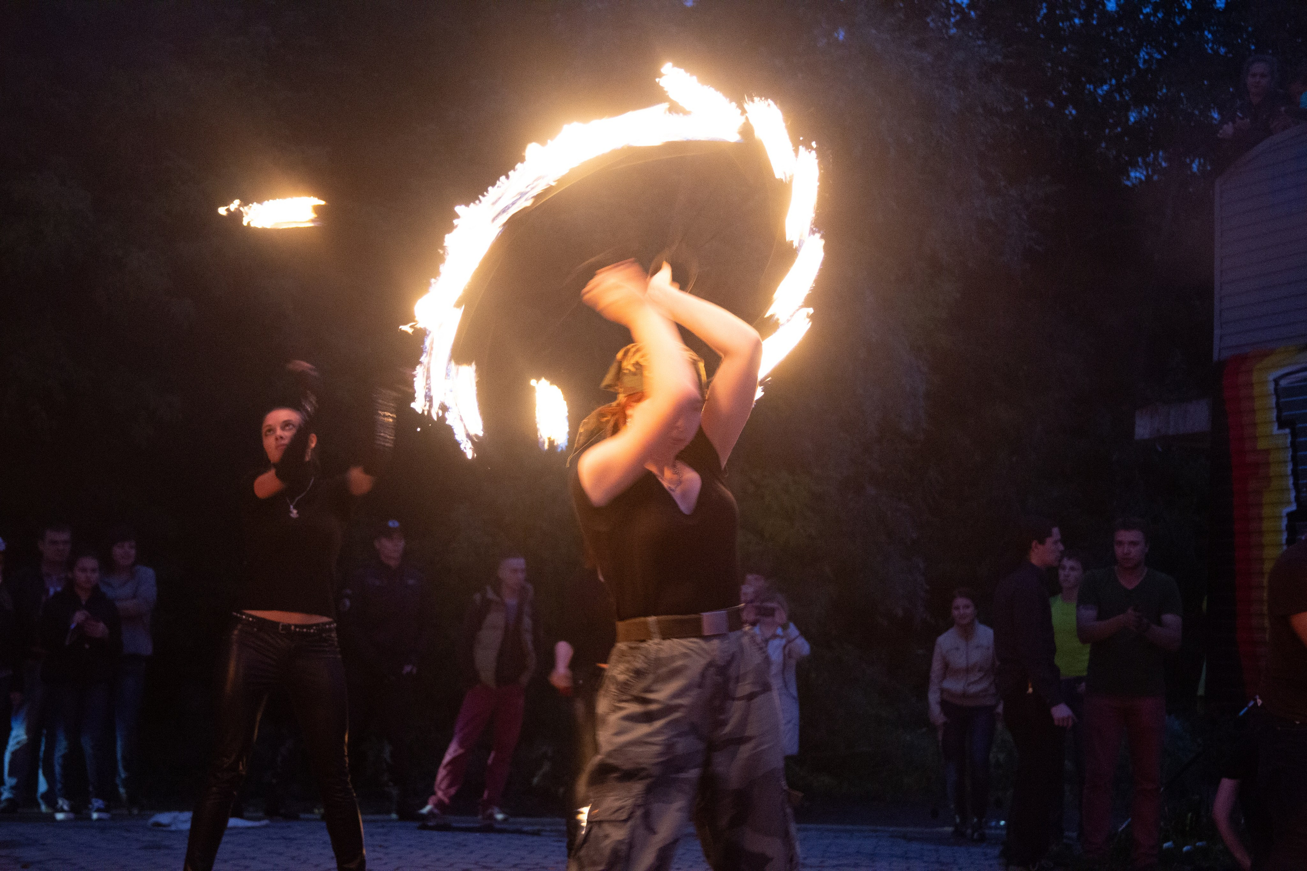 Огненное шоу в Перми. Фотограф Никита Попов. Фотограф Пермь. Фотосессия в фотостудии Перми и на свежем воздухе