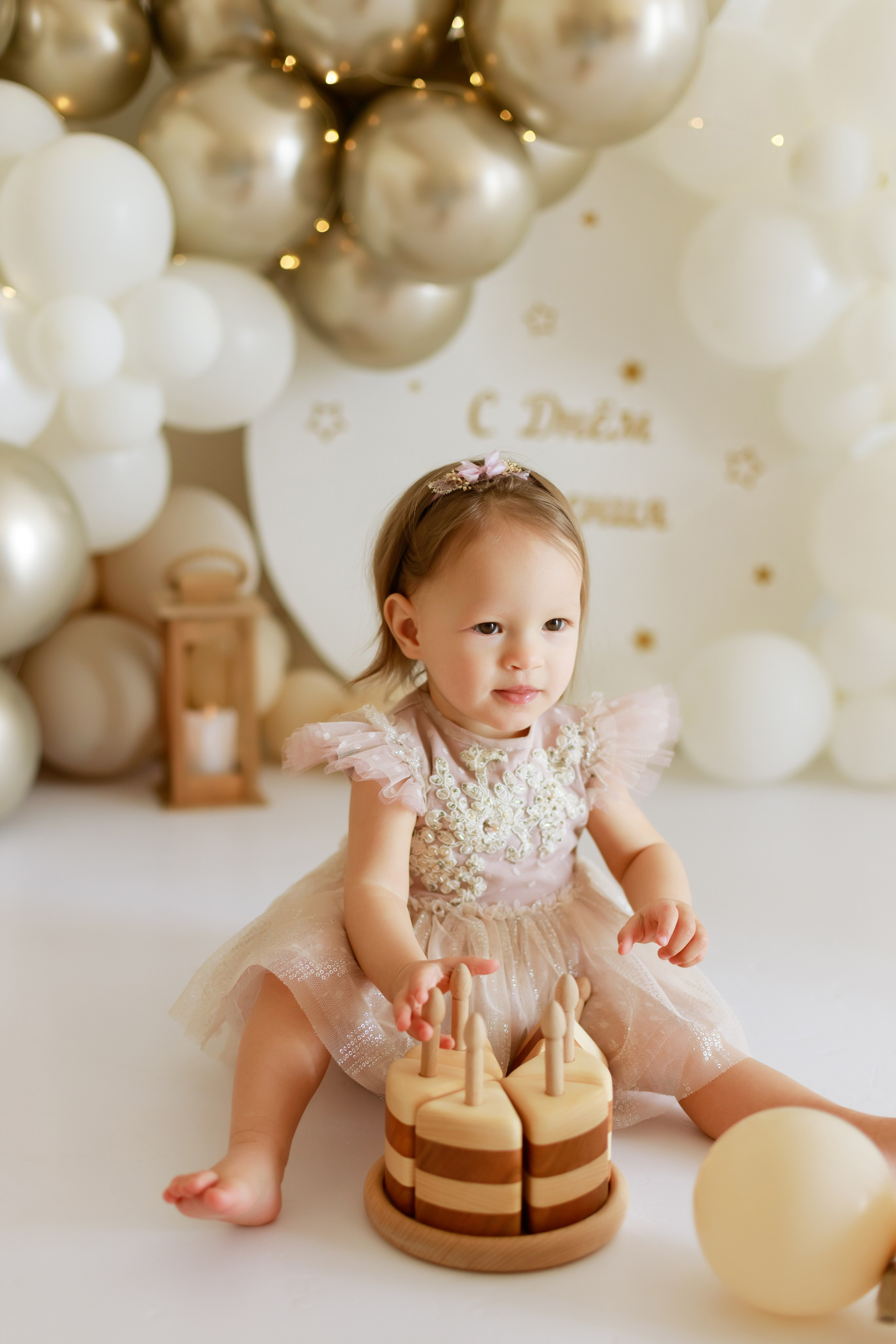 Фотосессия годика с шариками в студии Краснодара. Детский и семейный фотограф в Краснодаре Альбина Морозова