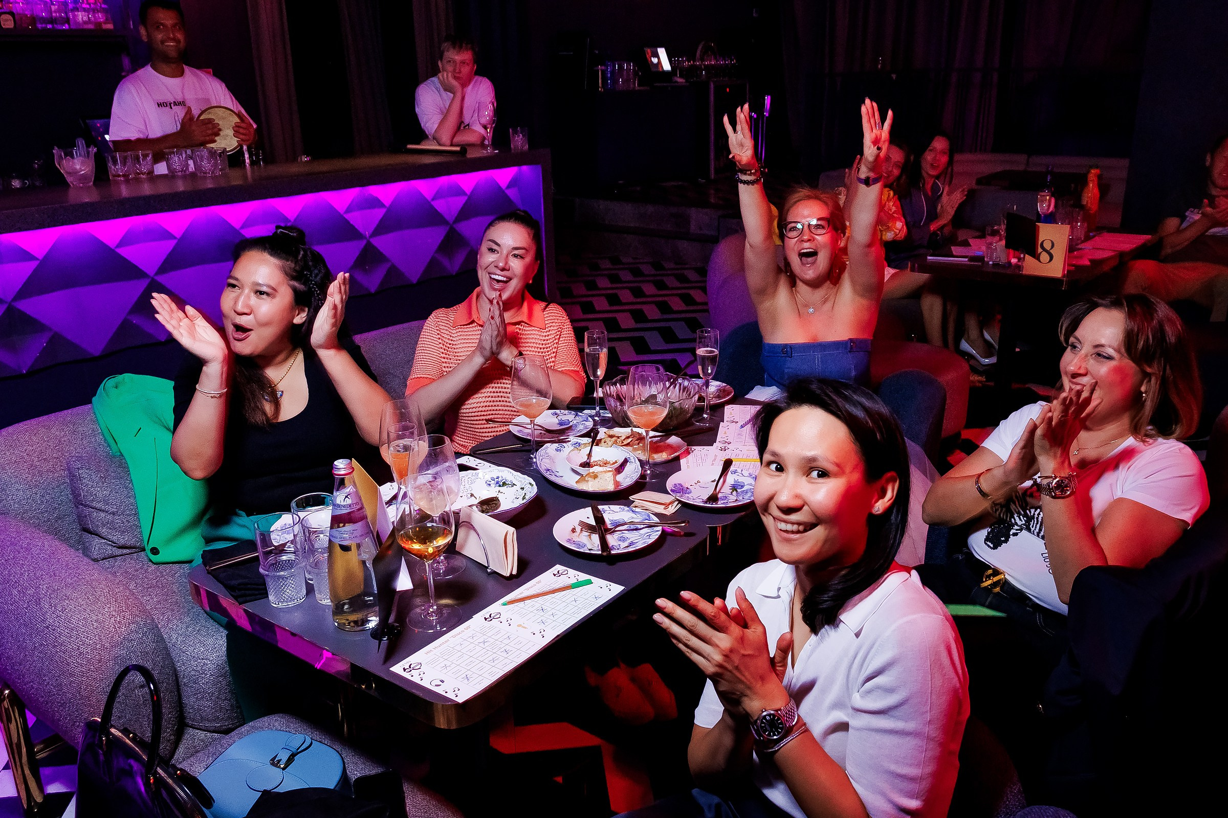 Музыкальное Лото-Queen Karaoke. Репортажный фотограф в Алматы Каюпов Сержан