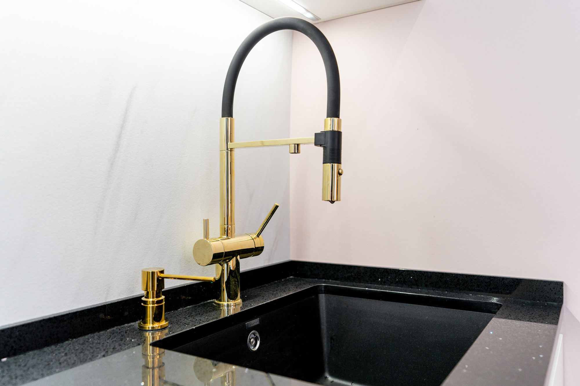 № 4. Мебель на заказ