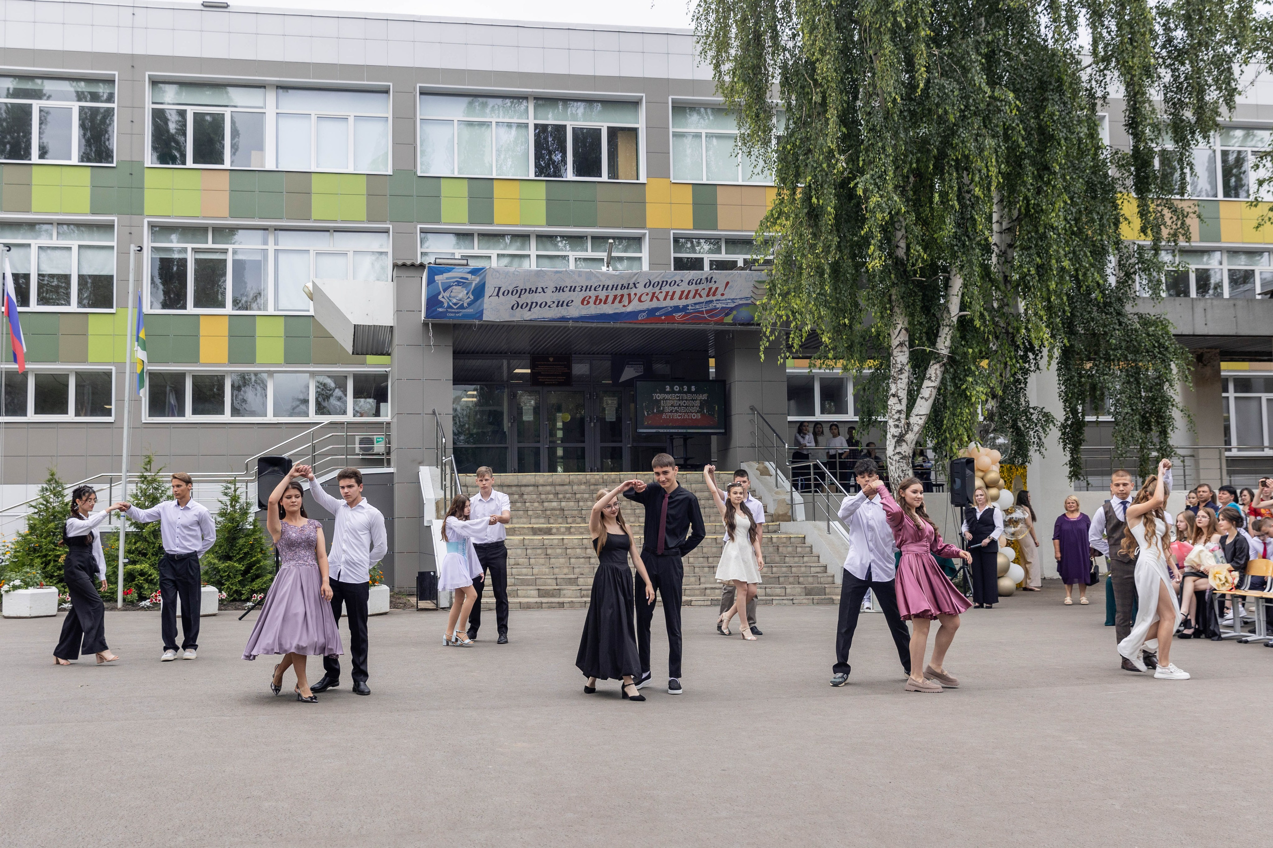 Выпускной 9 класс СОШ 3 2025. Свадебный семейный фотограф Костырина Светлана