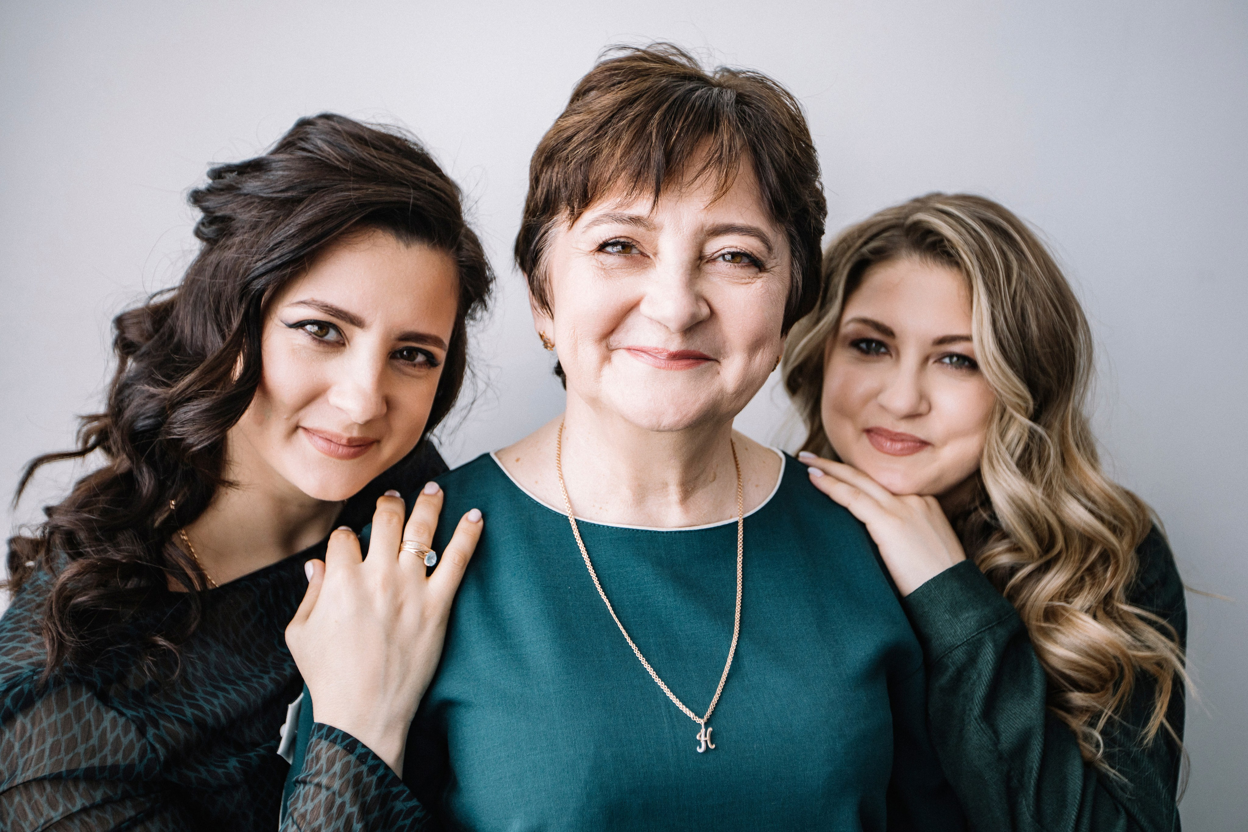 Настя, Маша и Мама. Главная