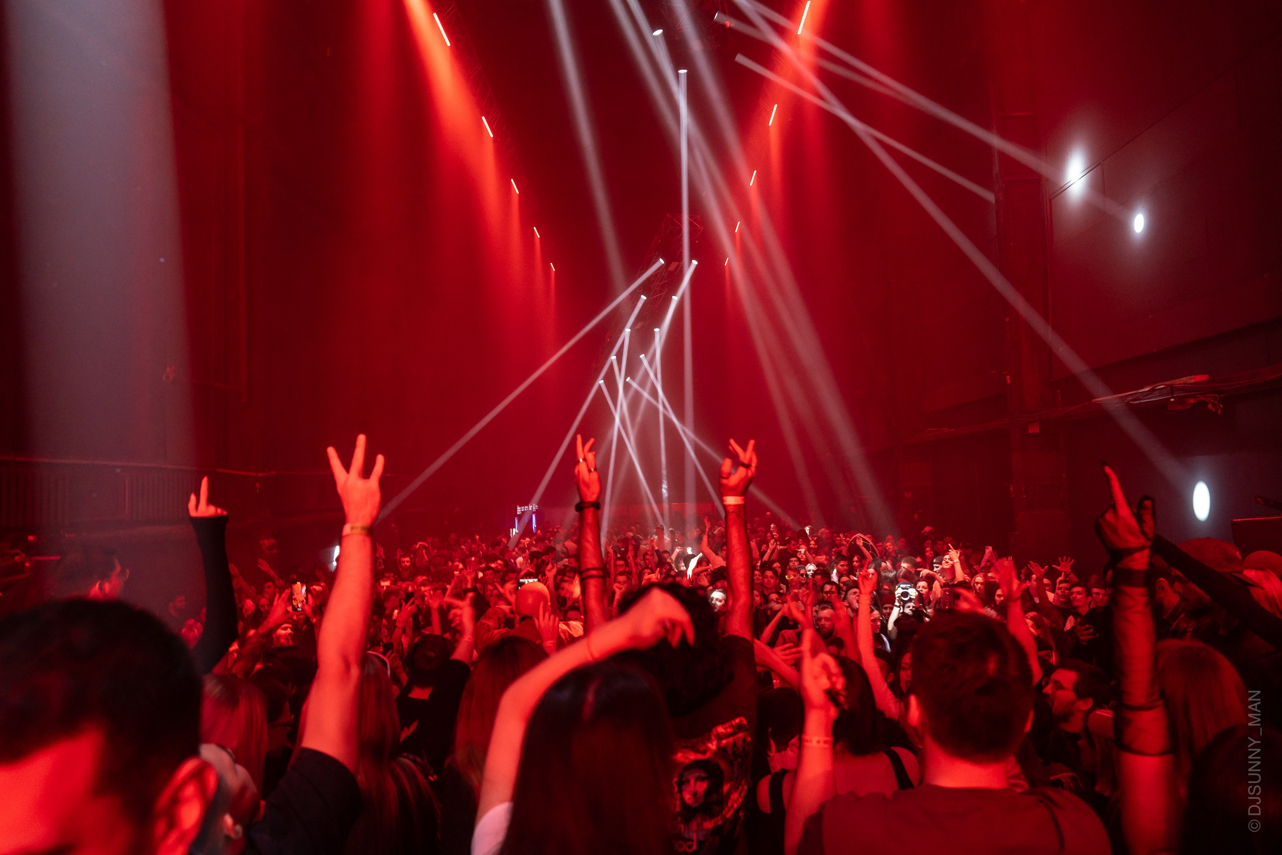 Metro Gorkovskaya ЦЕХ. Sunnyman