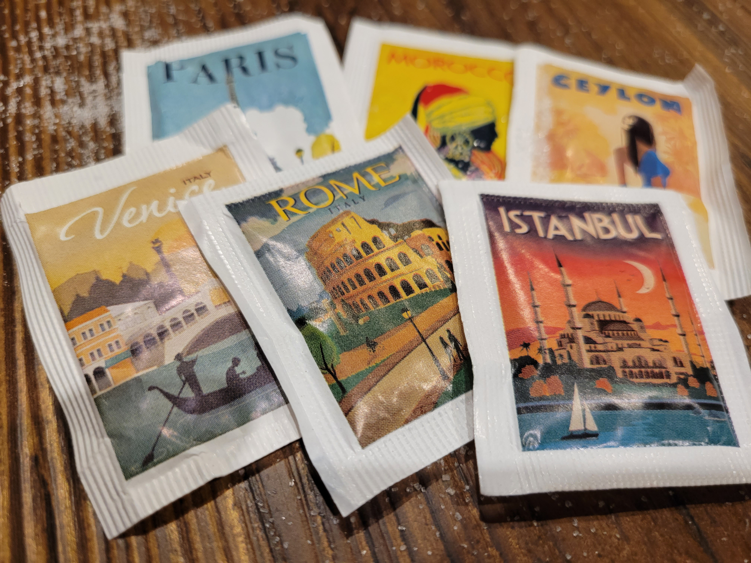 В отеле пакетики с белым порошком (сахар) для волшебных сновидений о любом заморском государстве