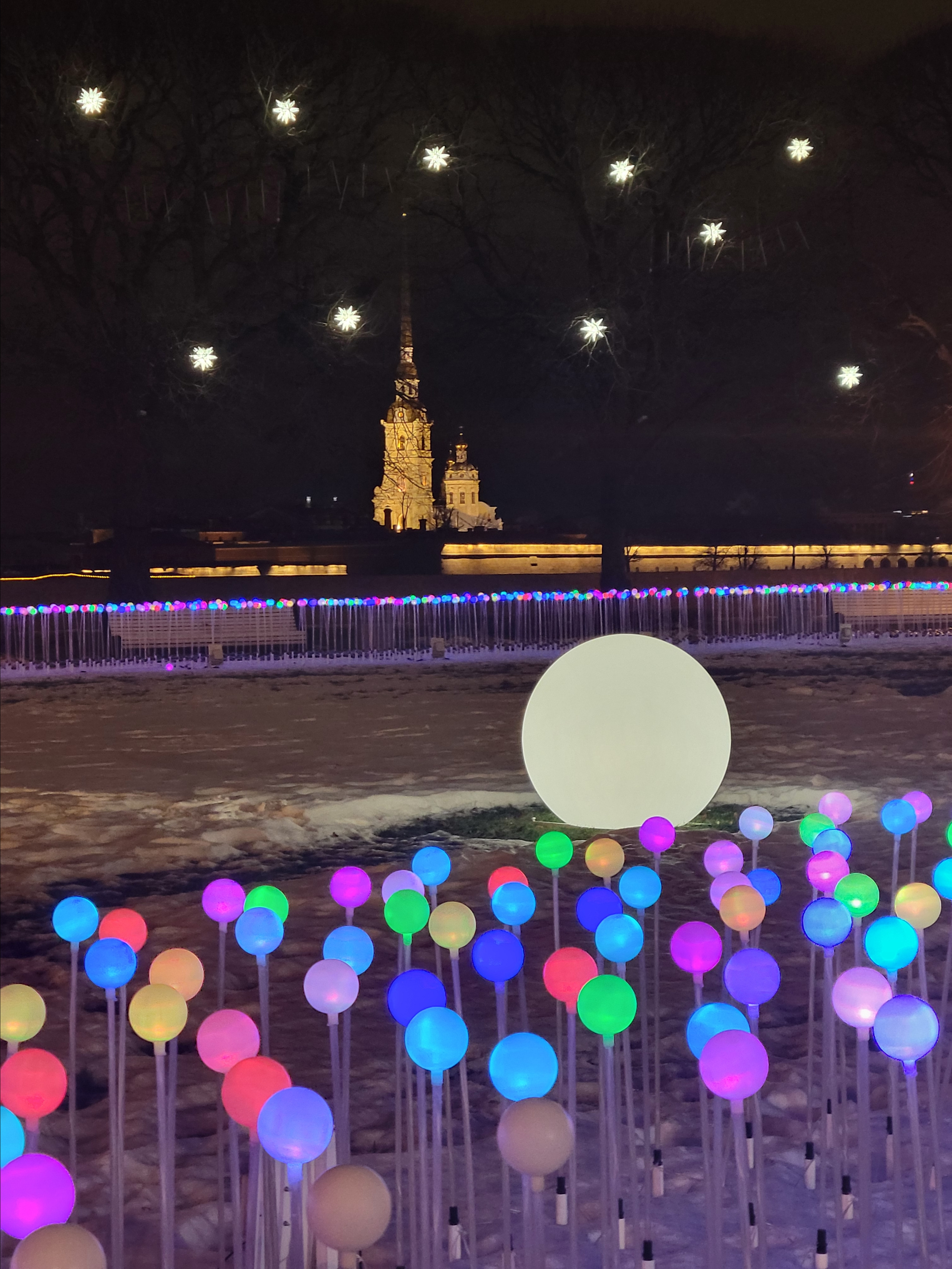 А где-то там всего 4 месяца назад я плыл. Бррр...