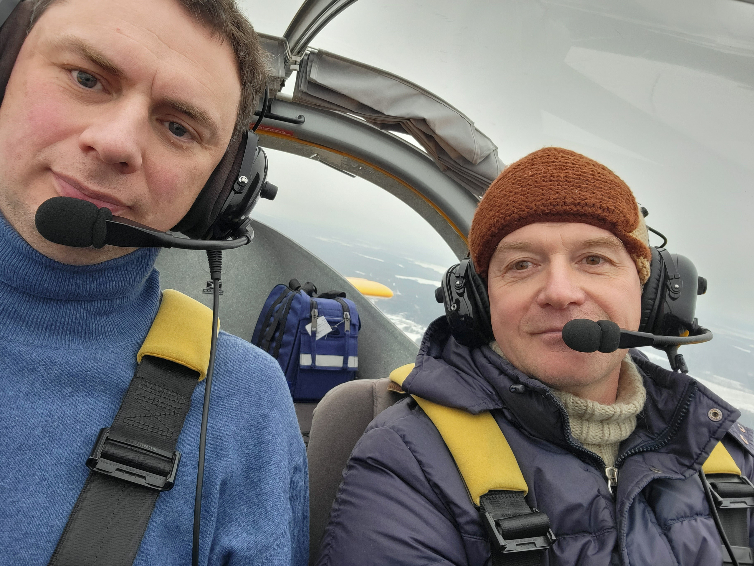 Полетал с инструктором авиашколы "Крылья"