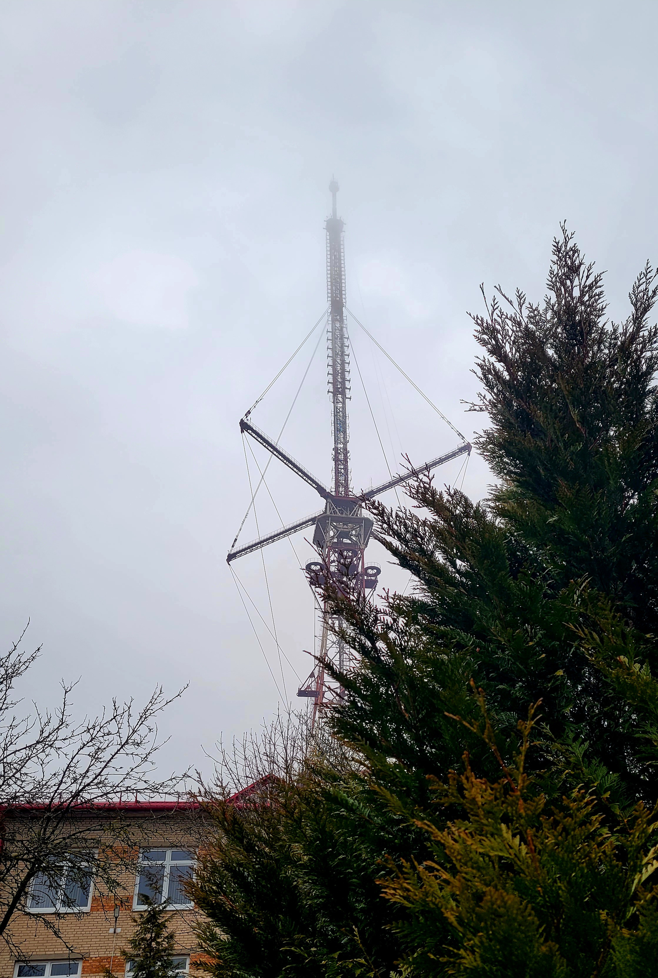 Поиск интересных музеев завел в кунсткамеру при мед институте. Оказалось позже, что их в городе 2. Мы попали в жестко-медицинскую