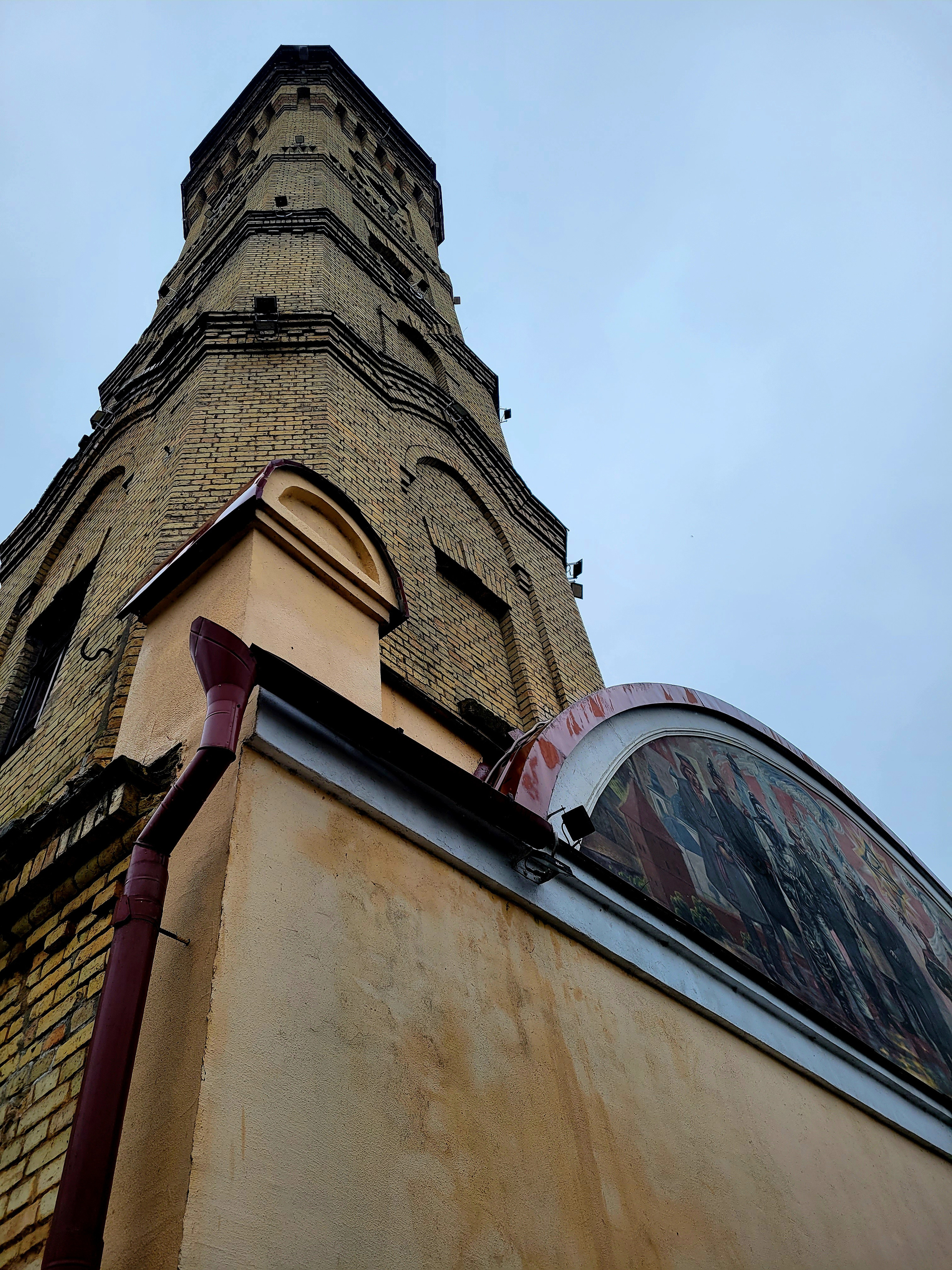 Утром шел дождь, больше гуляли по музеям