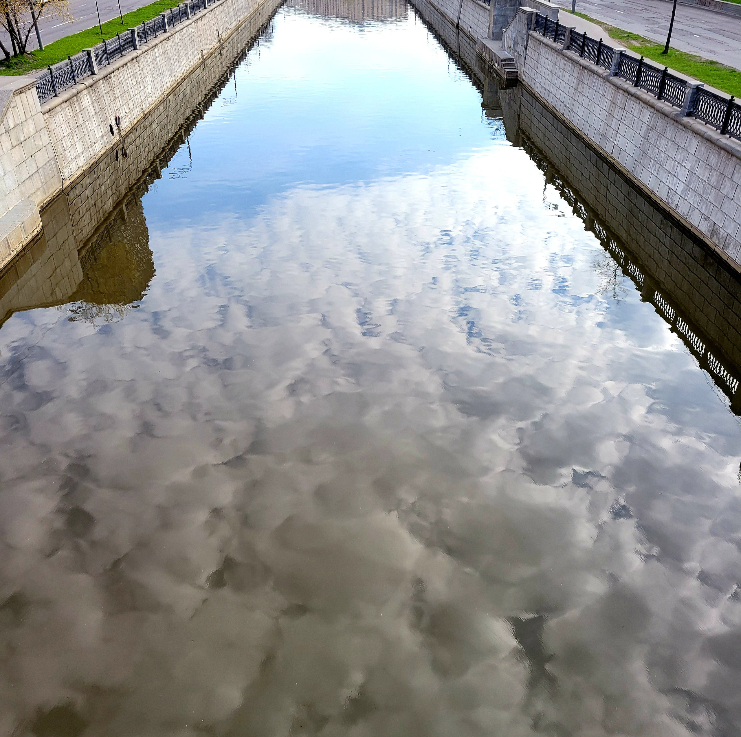 Набережная Яузы. 05/22. Walk & Fly with Batay