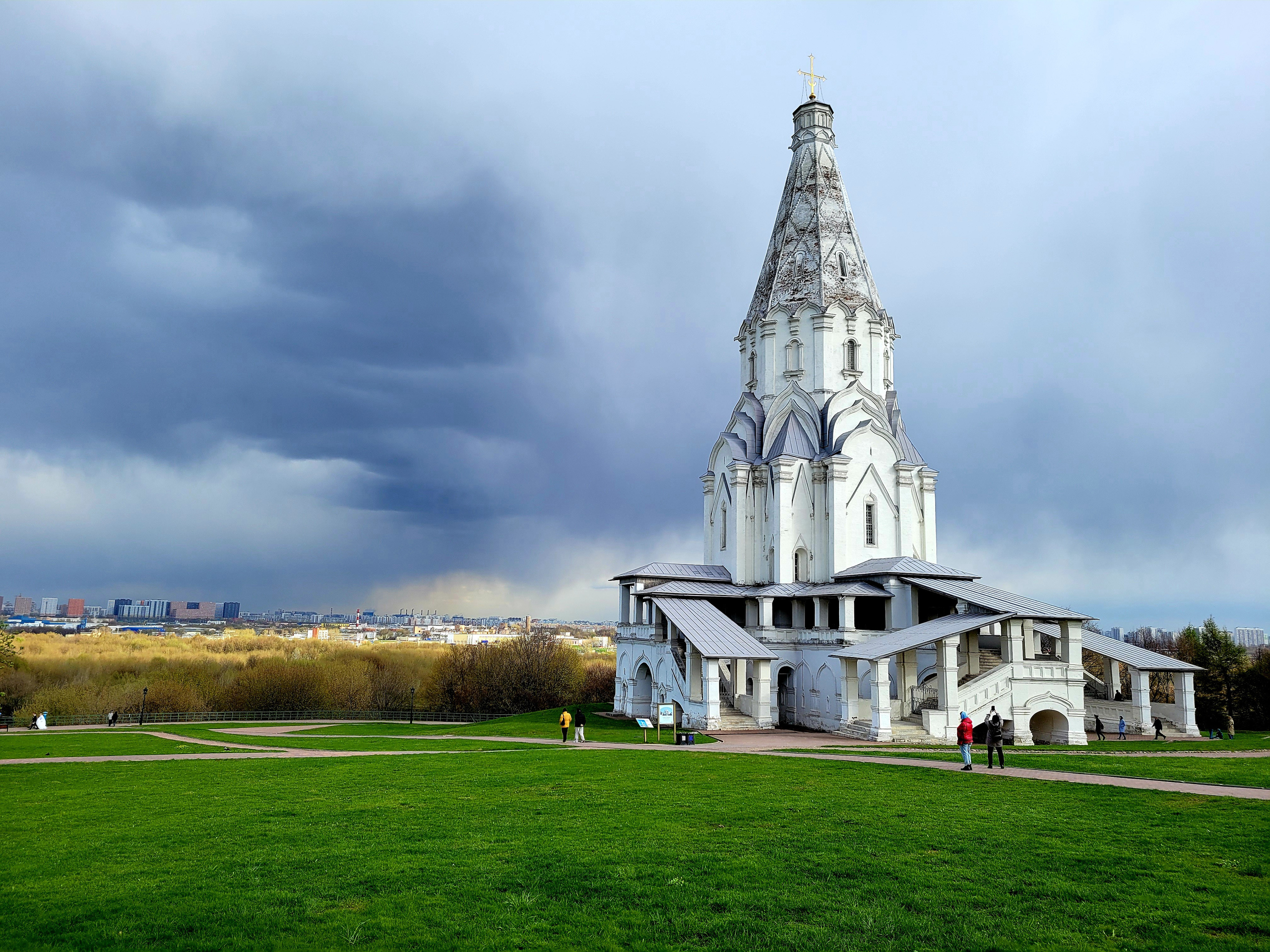 Временами забываешь, что ты в городе.