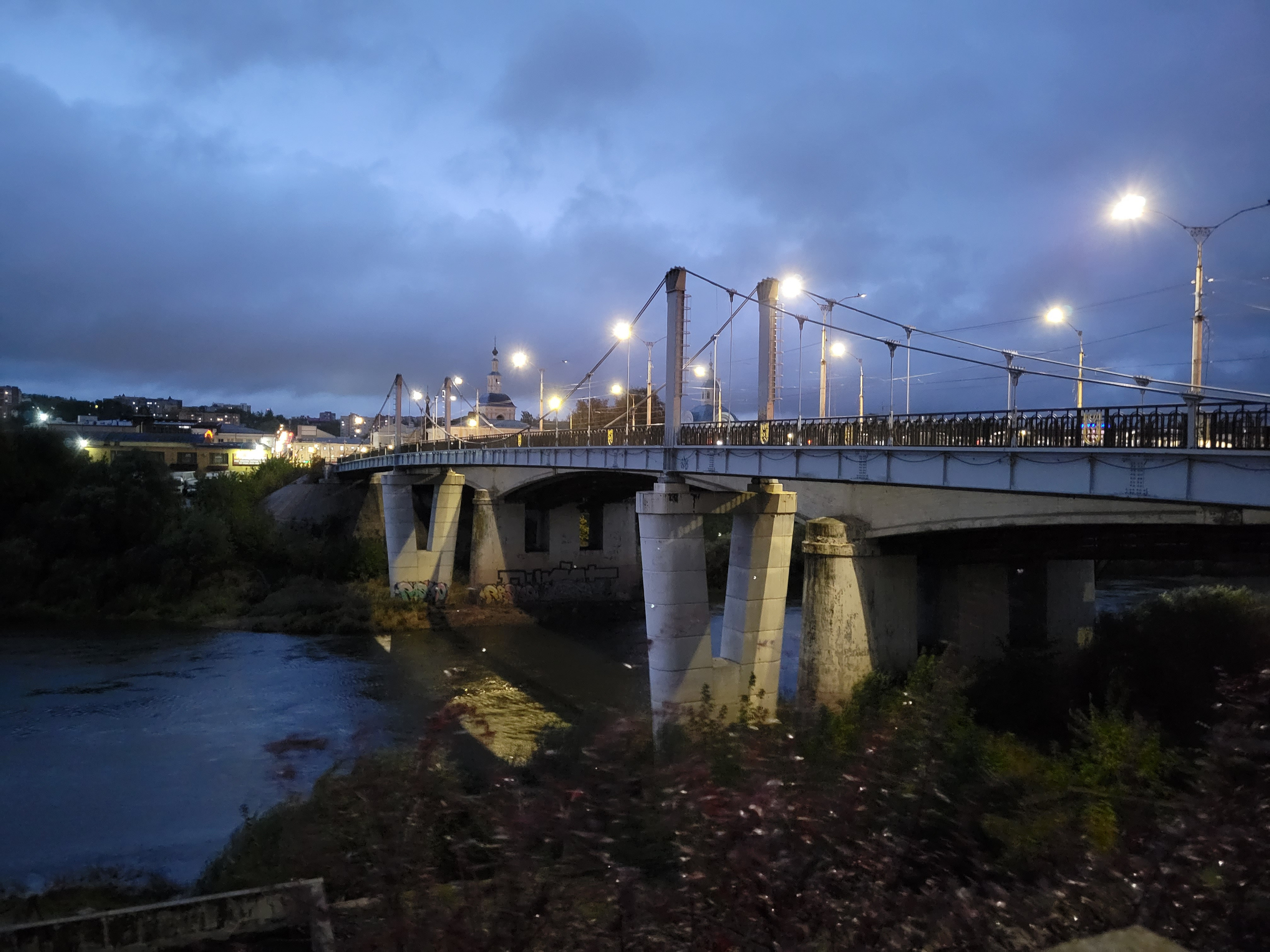 Мост через Днепр - не самый широкий в этих местах