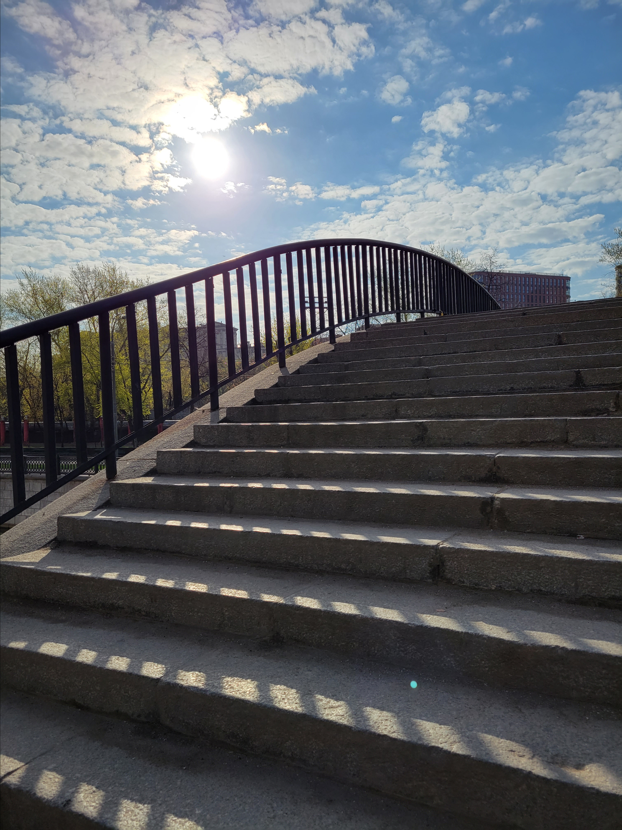 Набережная Яузы. 05/22. Walk & Fly with Batay