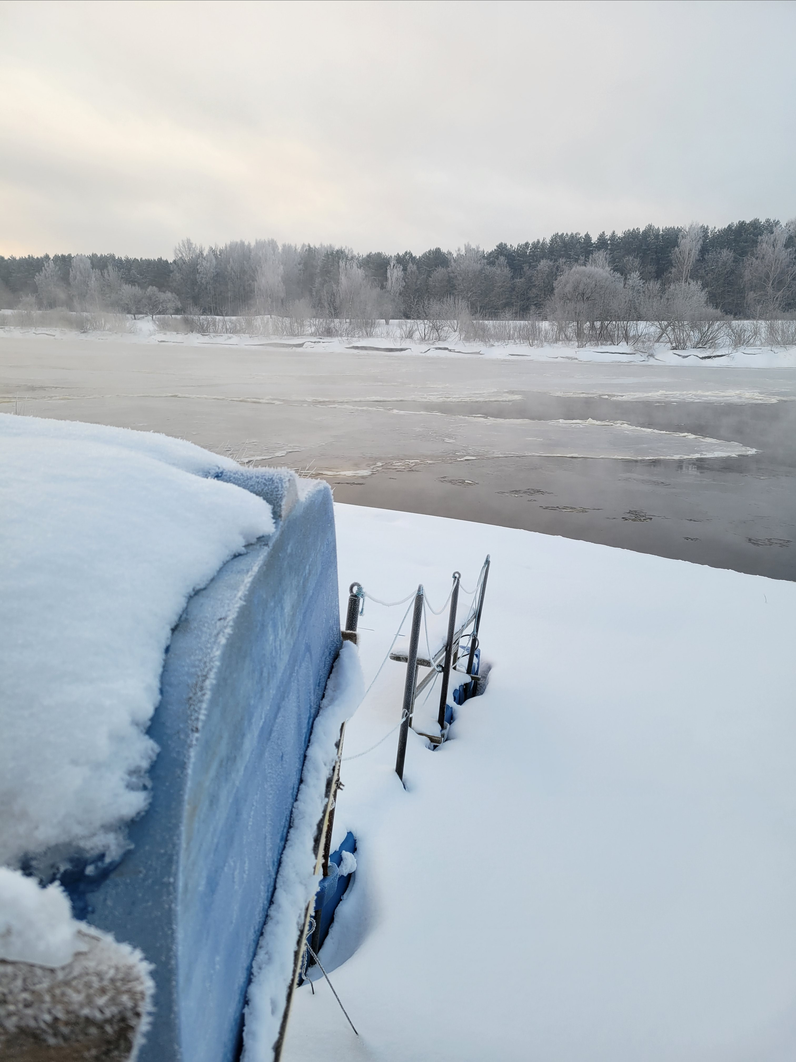 Над рекой Западная Двина - пар