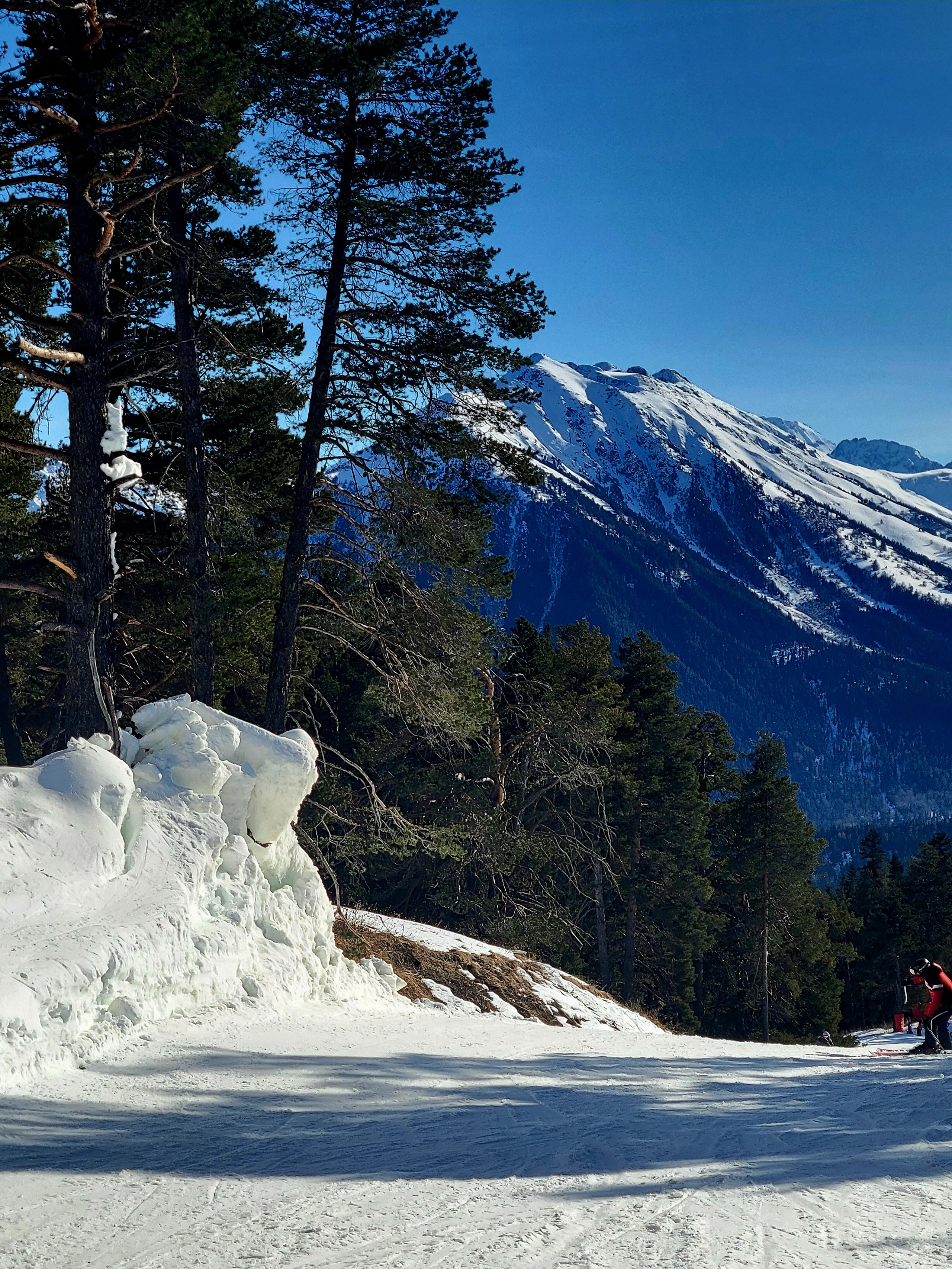 Пейзажи напоминают итальянские Альпы