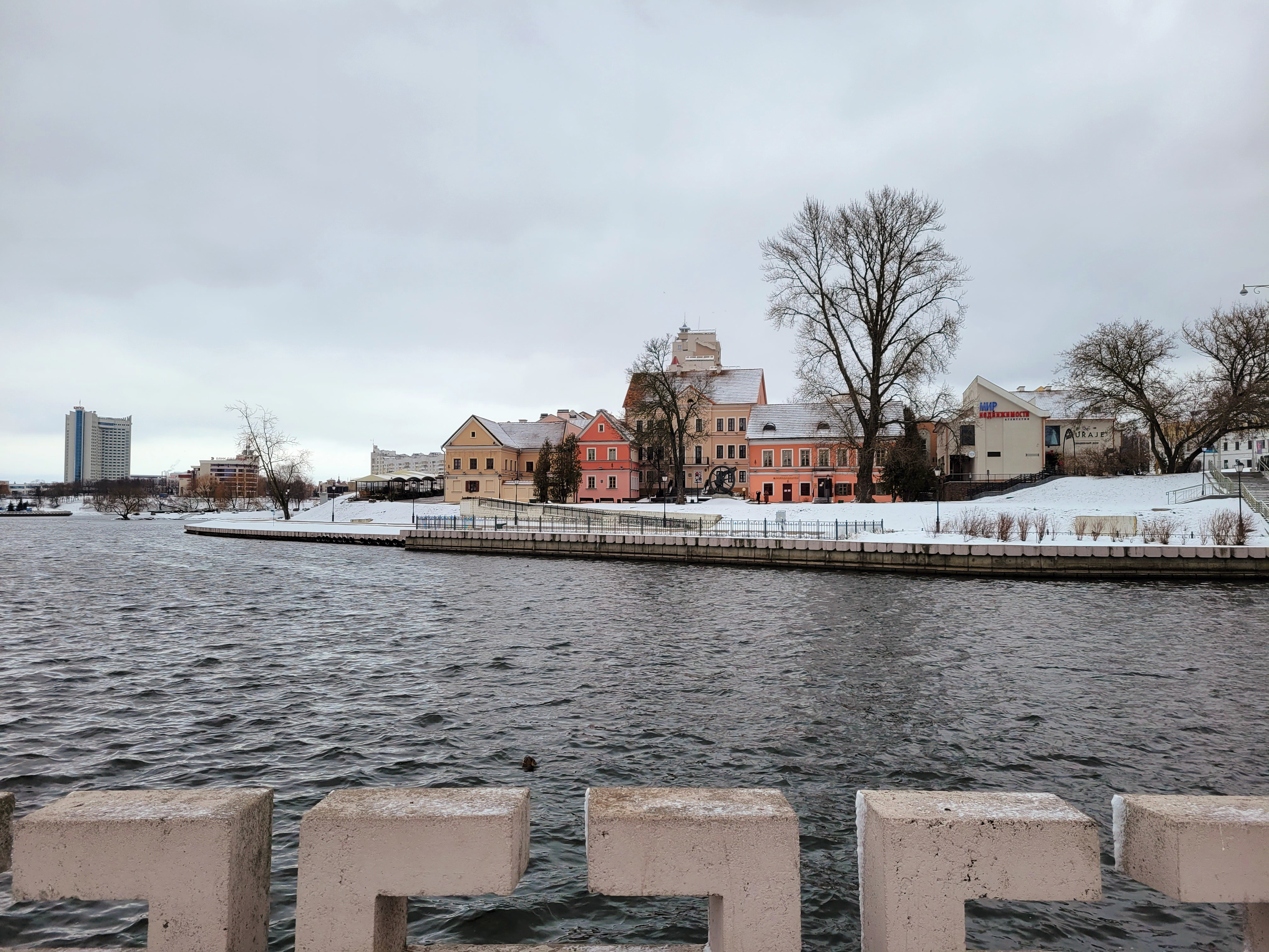 Город очень нравится и летом, и зимой