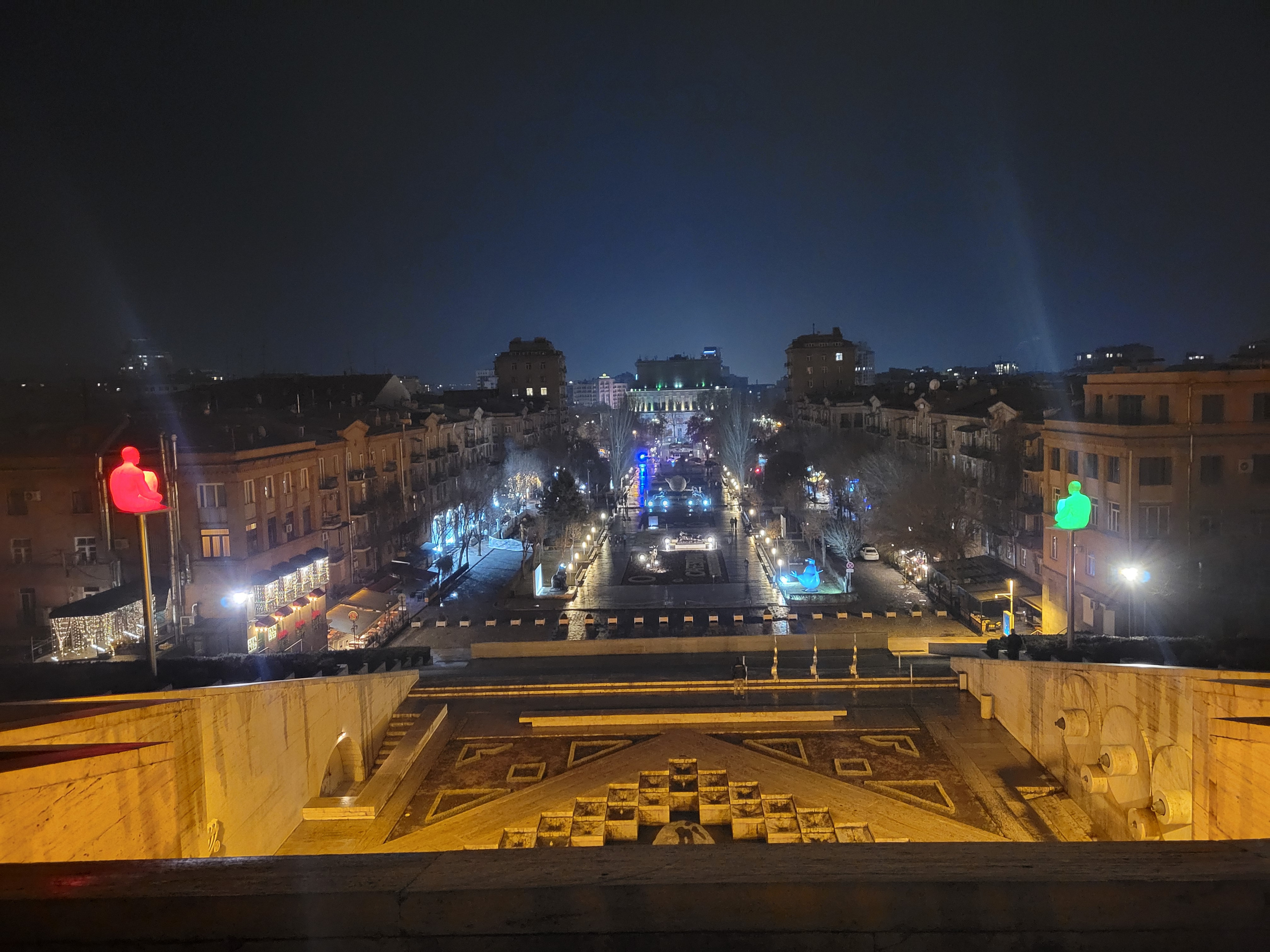 Здесь их всего два, и они меняют цвета