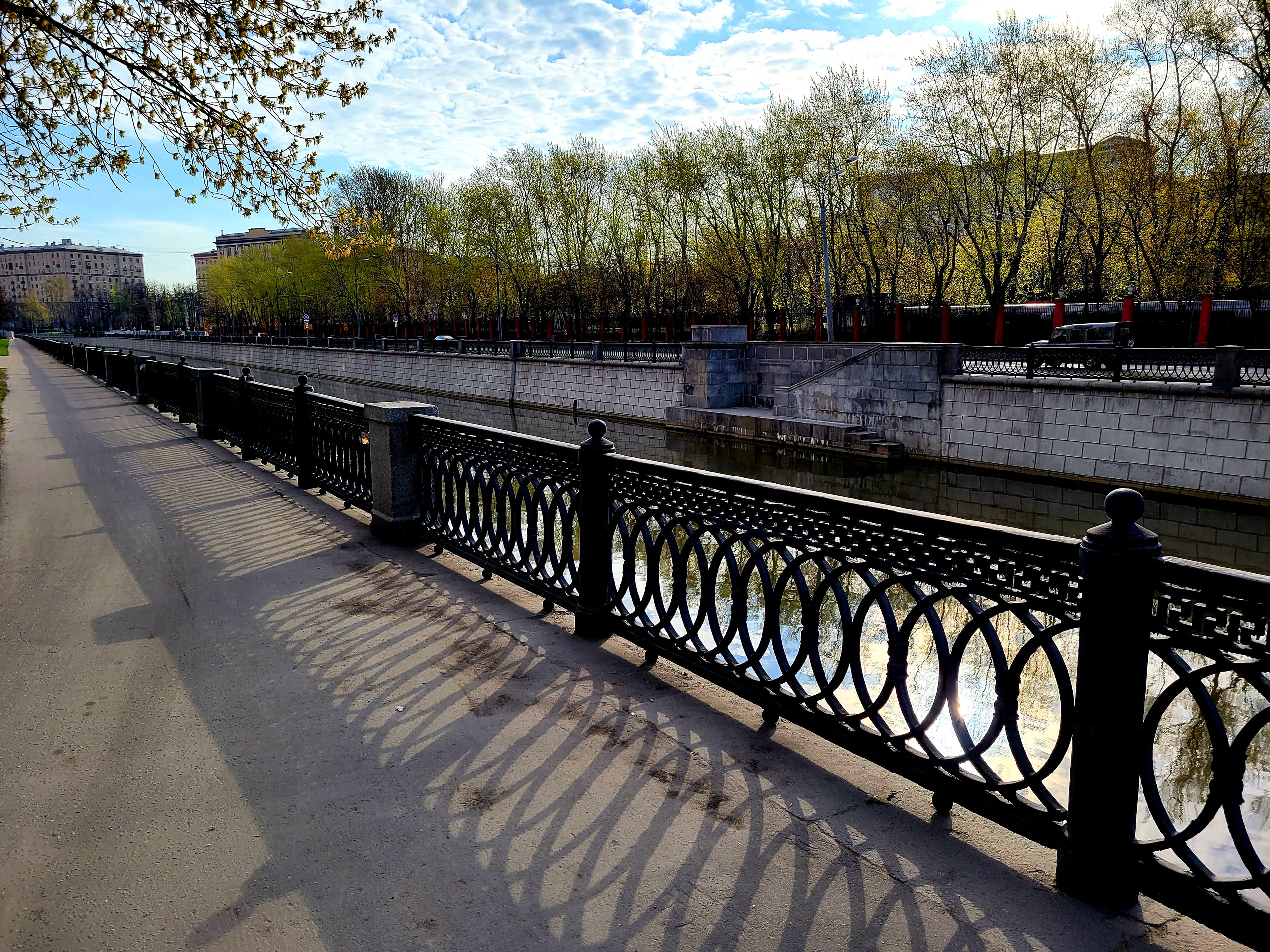 Набережная Яузы. 05/22. Walk & Fly with Batay