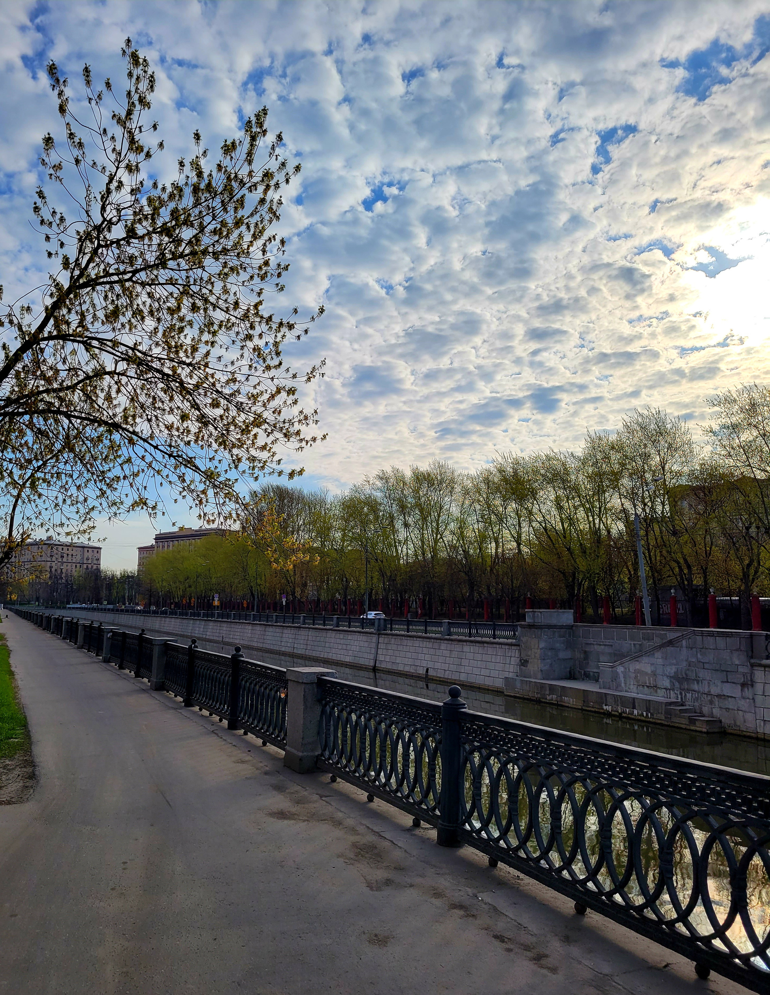 Набережная Яузы. 05/22. Walk & Fly with Batay