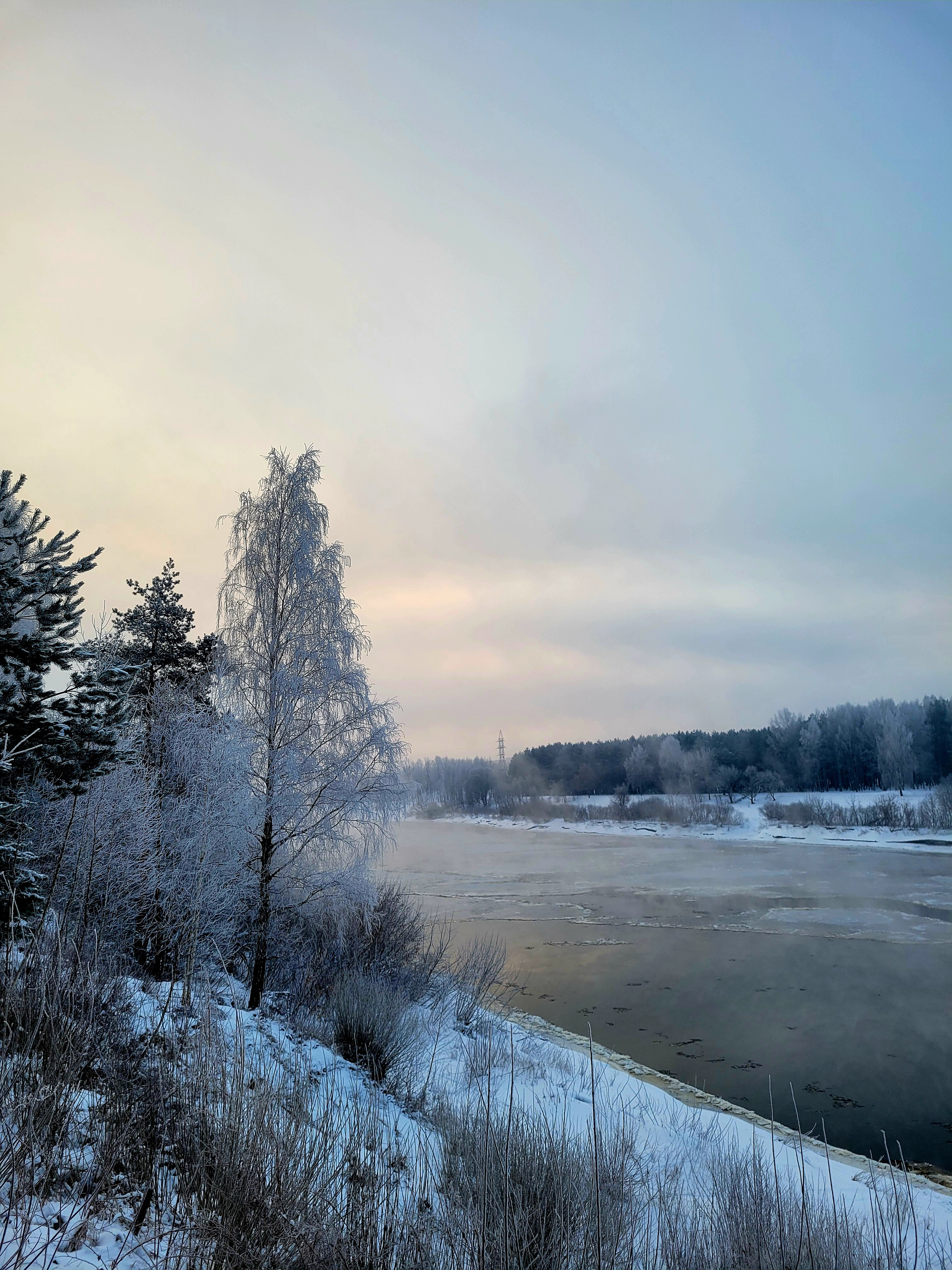 Утром мороз -18, прошелся к реке