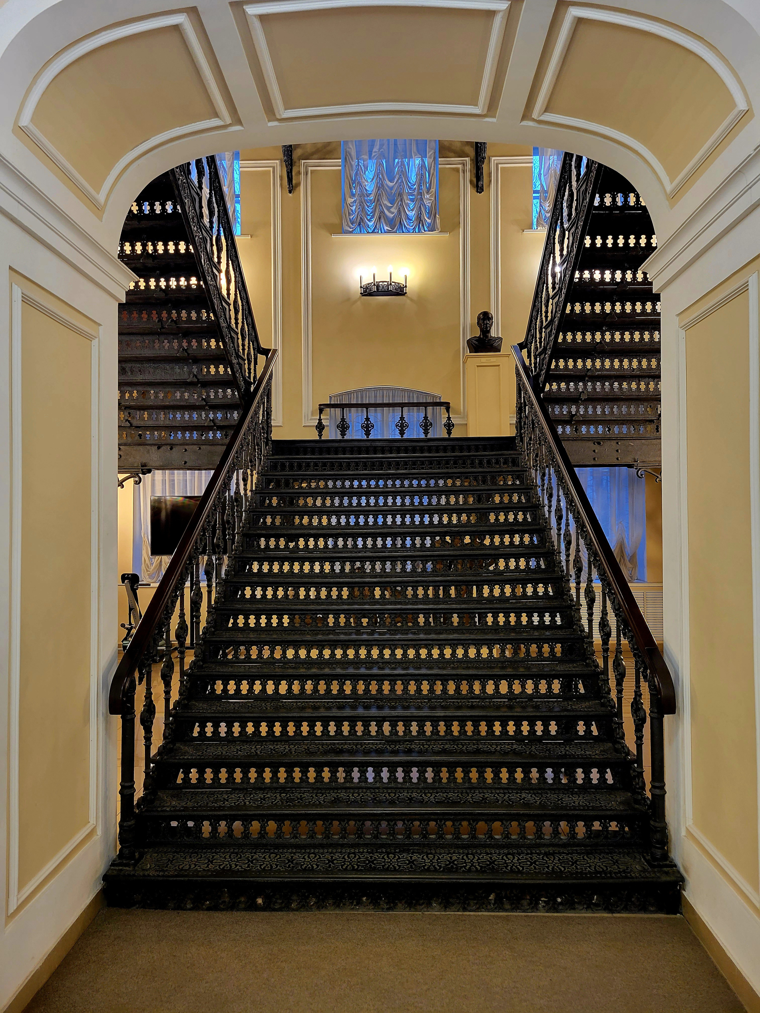 It was museum day. The next one - art museum in Smolensk.