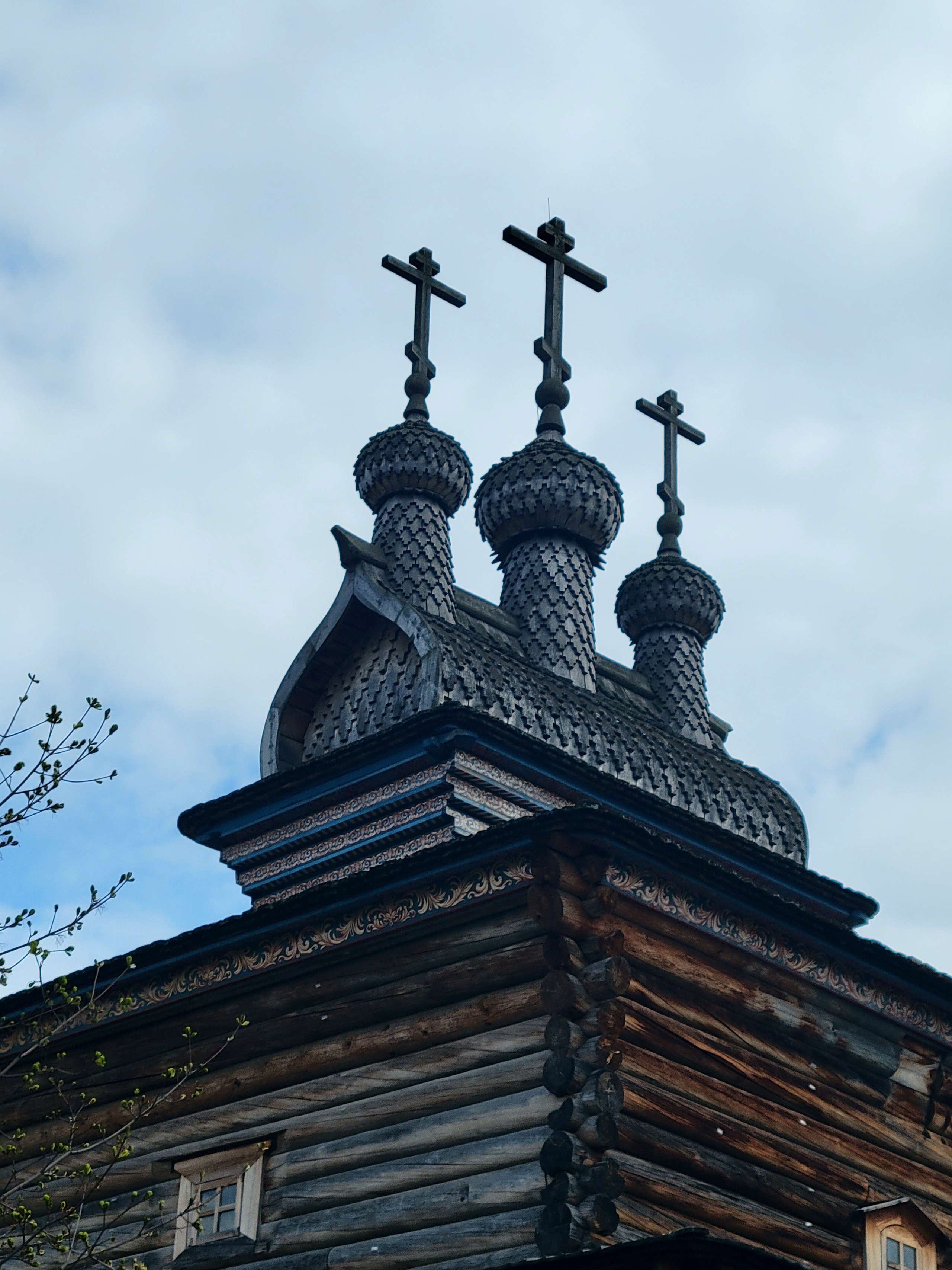 Сразу вспоминается о.Кижи