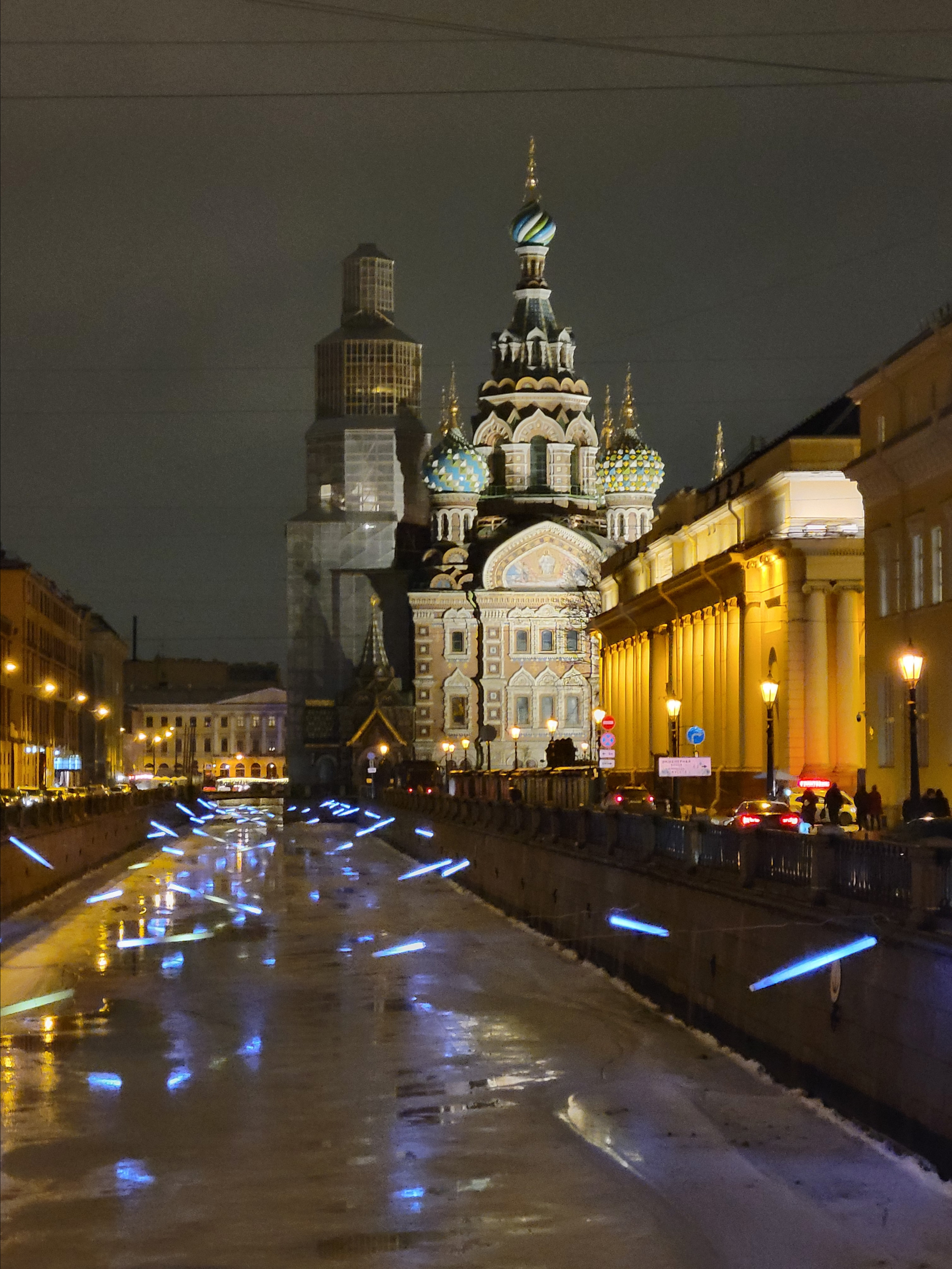 Магический свет над каналами