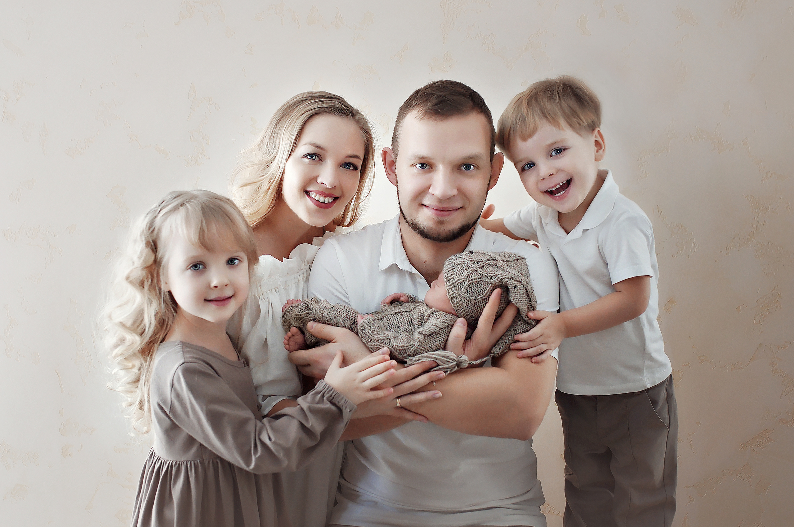 Новорожденные. Фотограф новорожденных беременных в Тюмени Ткачук Татьяна