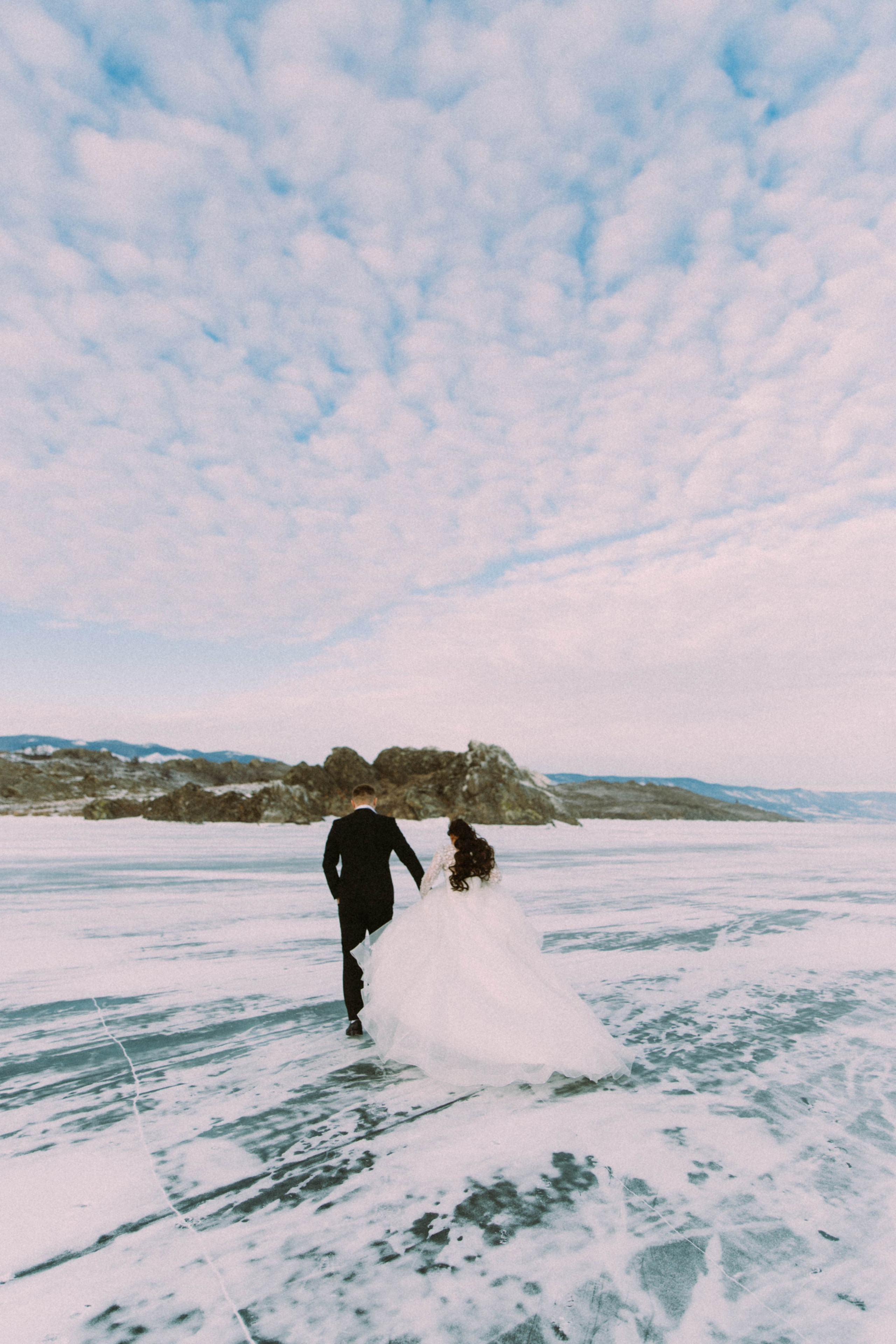Свадебная зимняя съемка на Байкале. Главная
