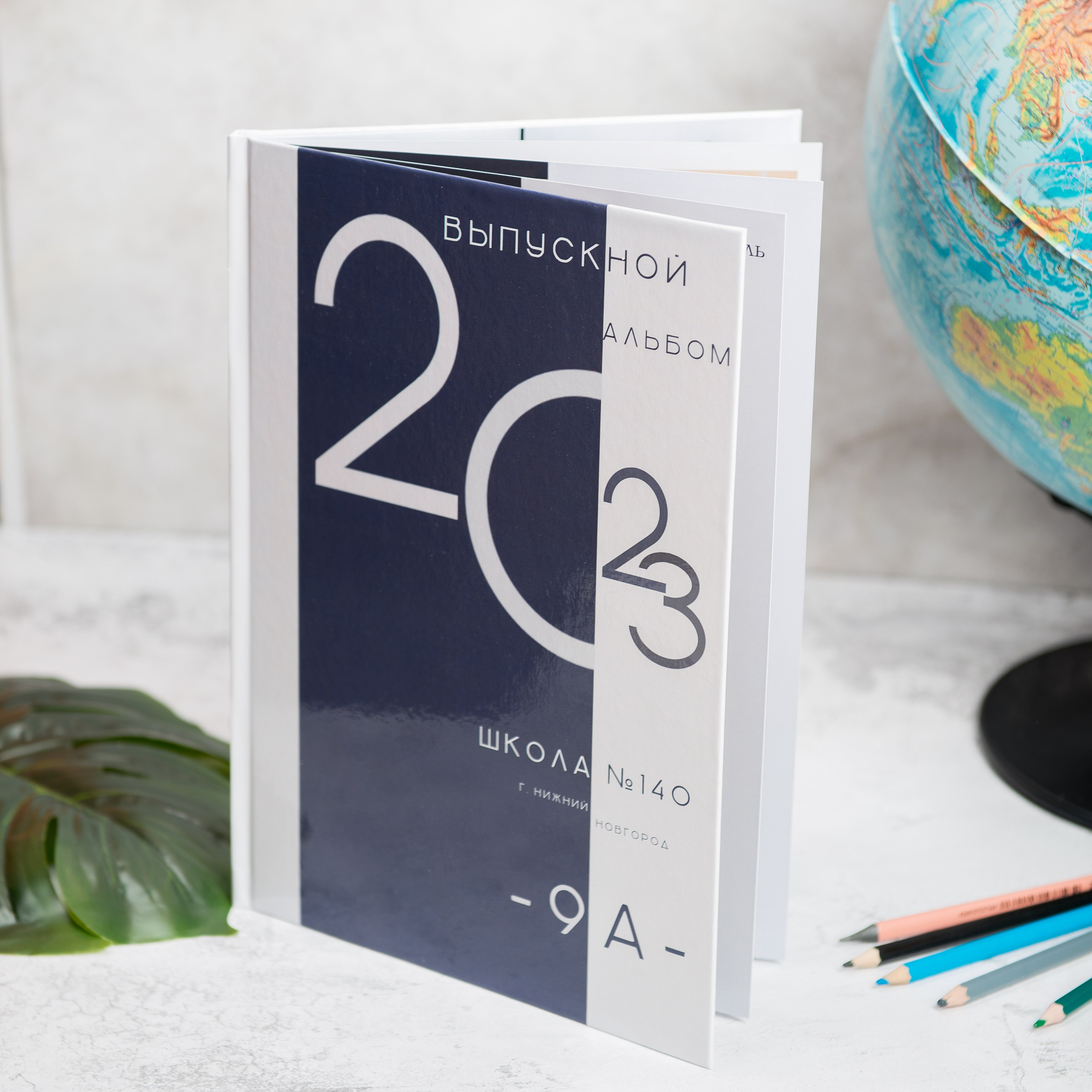 Выпускной альбом для старших классов. Выпускные альбомы. Предметная и контент съёмка. Фотостудия Klass