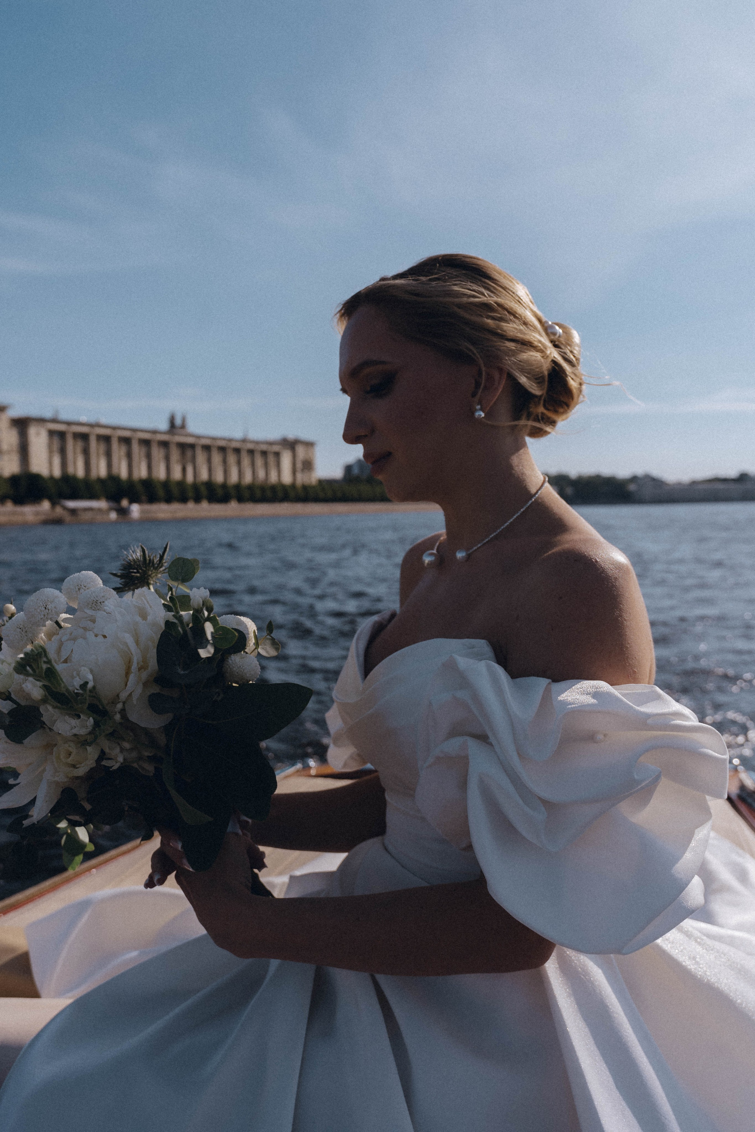 СВАДЕНБНАЯ СЬЕМКА НА КАТЕРЕ ПО КАНАЛАМ САНКТ-ПЕТЕРБУРГА И В АКВАТОРИИ НЕВЫ. Профессиональный фотограф, Санкт-Петербург — Виктория Богомолова