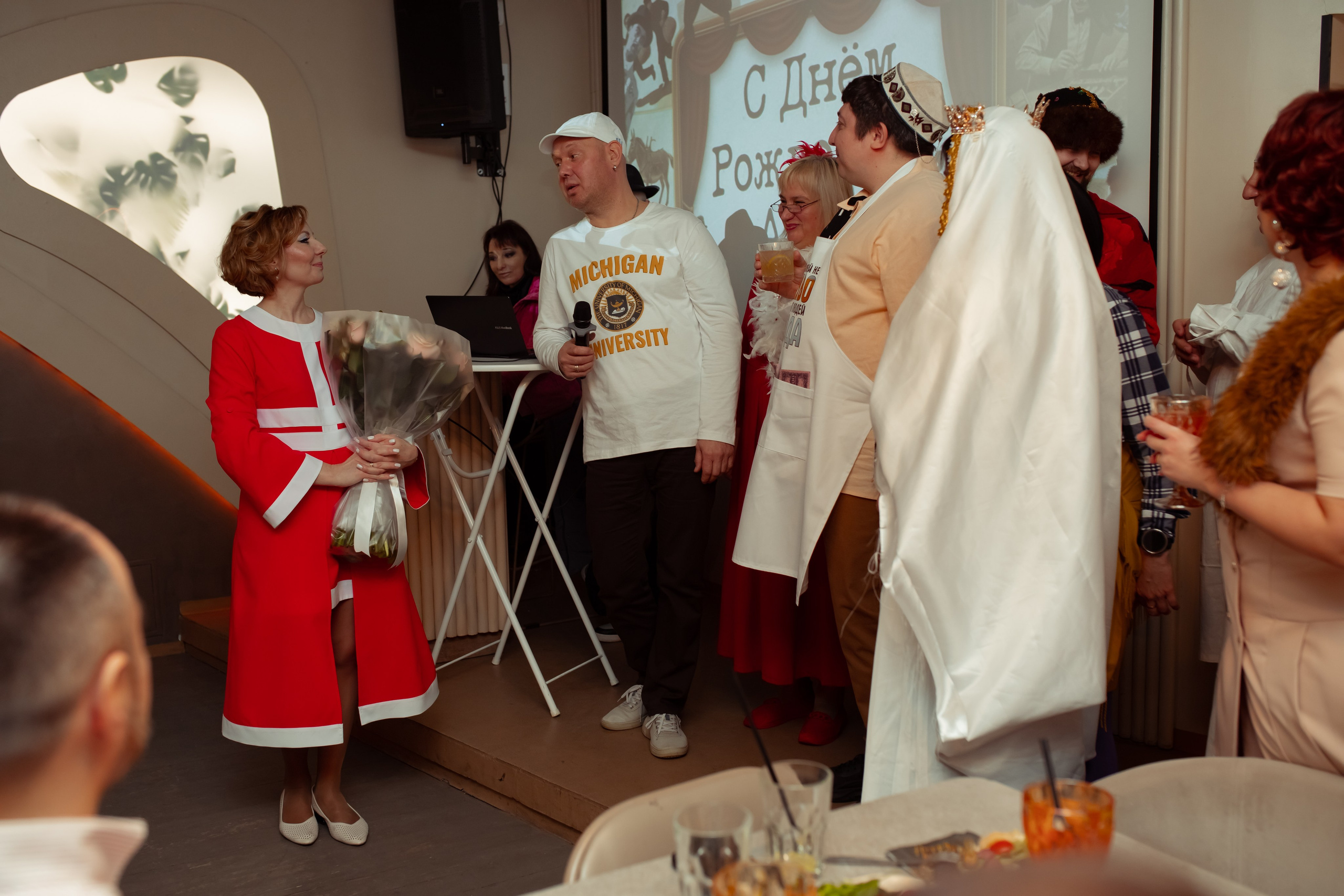 Юбилей Анны в стиле Гайдая. Семейный и детский фотограф в Москве Дорогова Екатерина