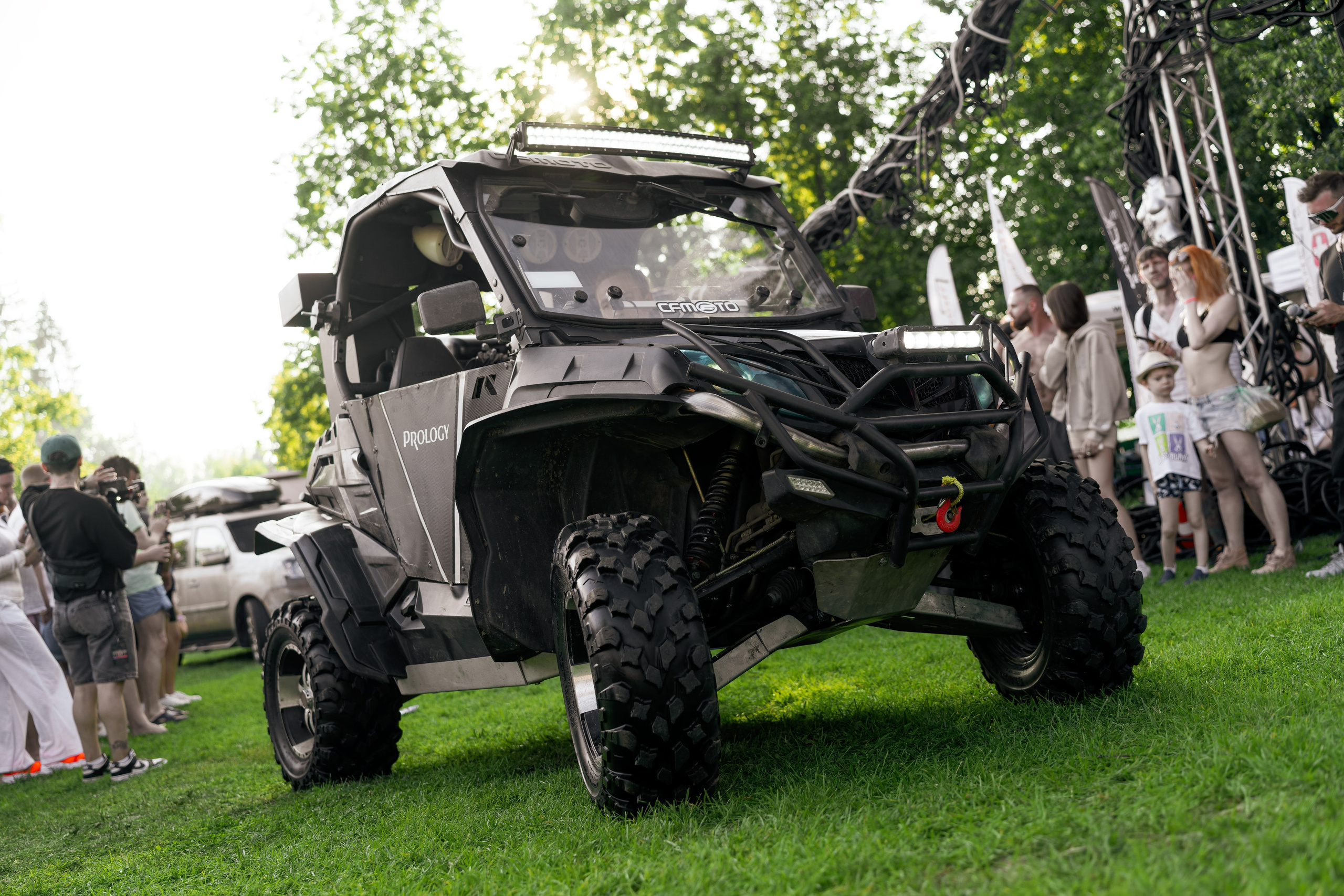 Tuning Open Fest 2025. Авто и мотоспорт — фотограф Антон Медведев iCoguar