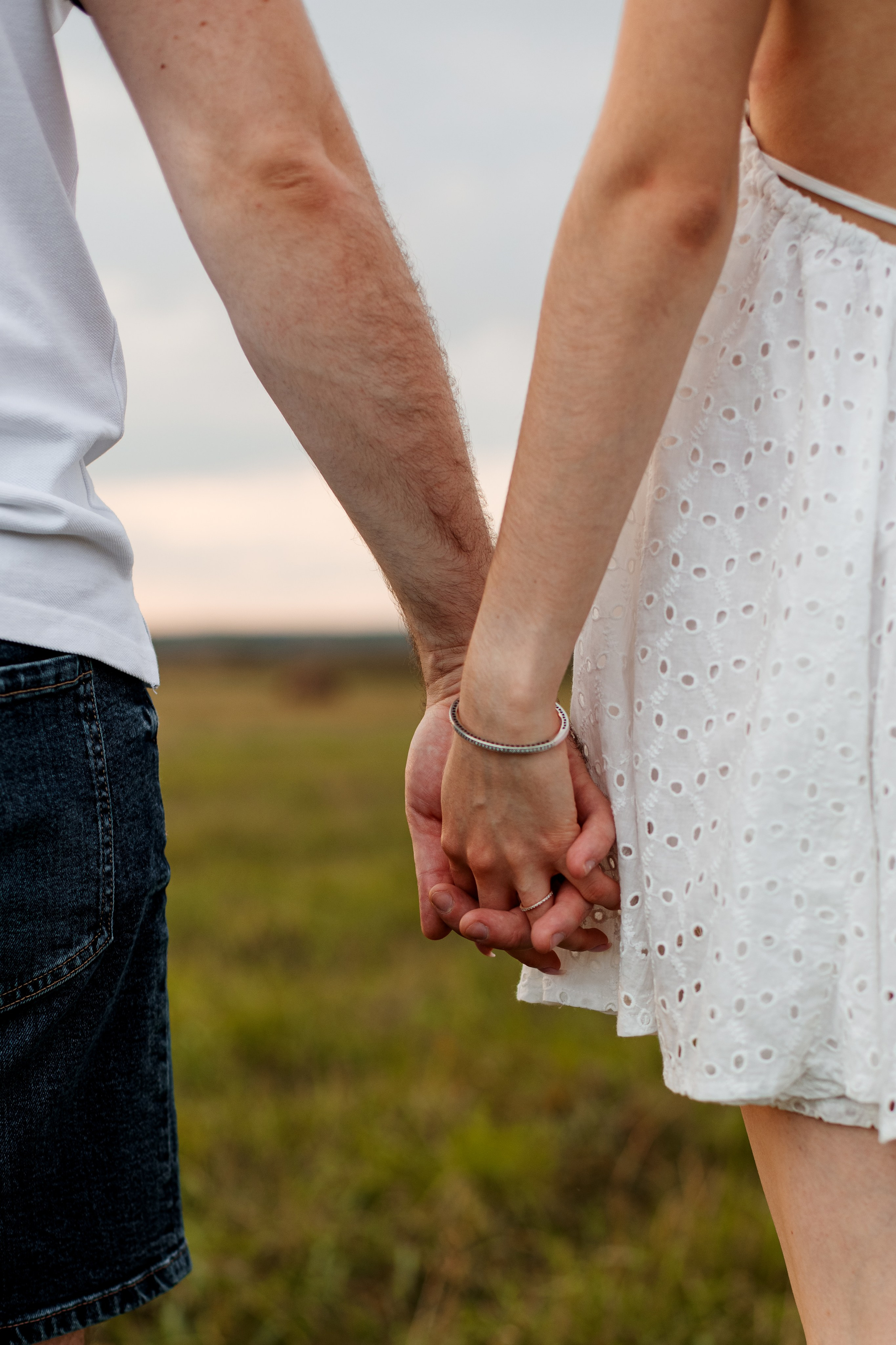 Закат, поле. Свадебный и семейный фотограф Екатеринбург Настя Саедгалина